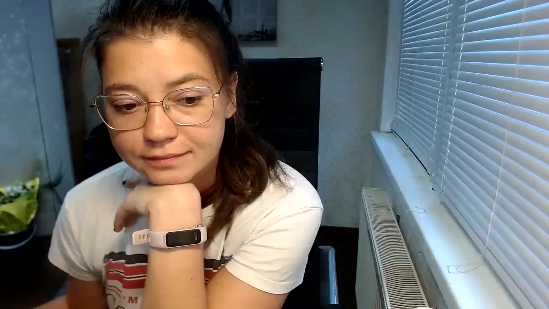 Gallery image thumbnail from SweetArinaA's myfreecams stream on, 08/18/2024, 15:49 image 10 of 20