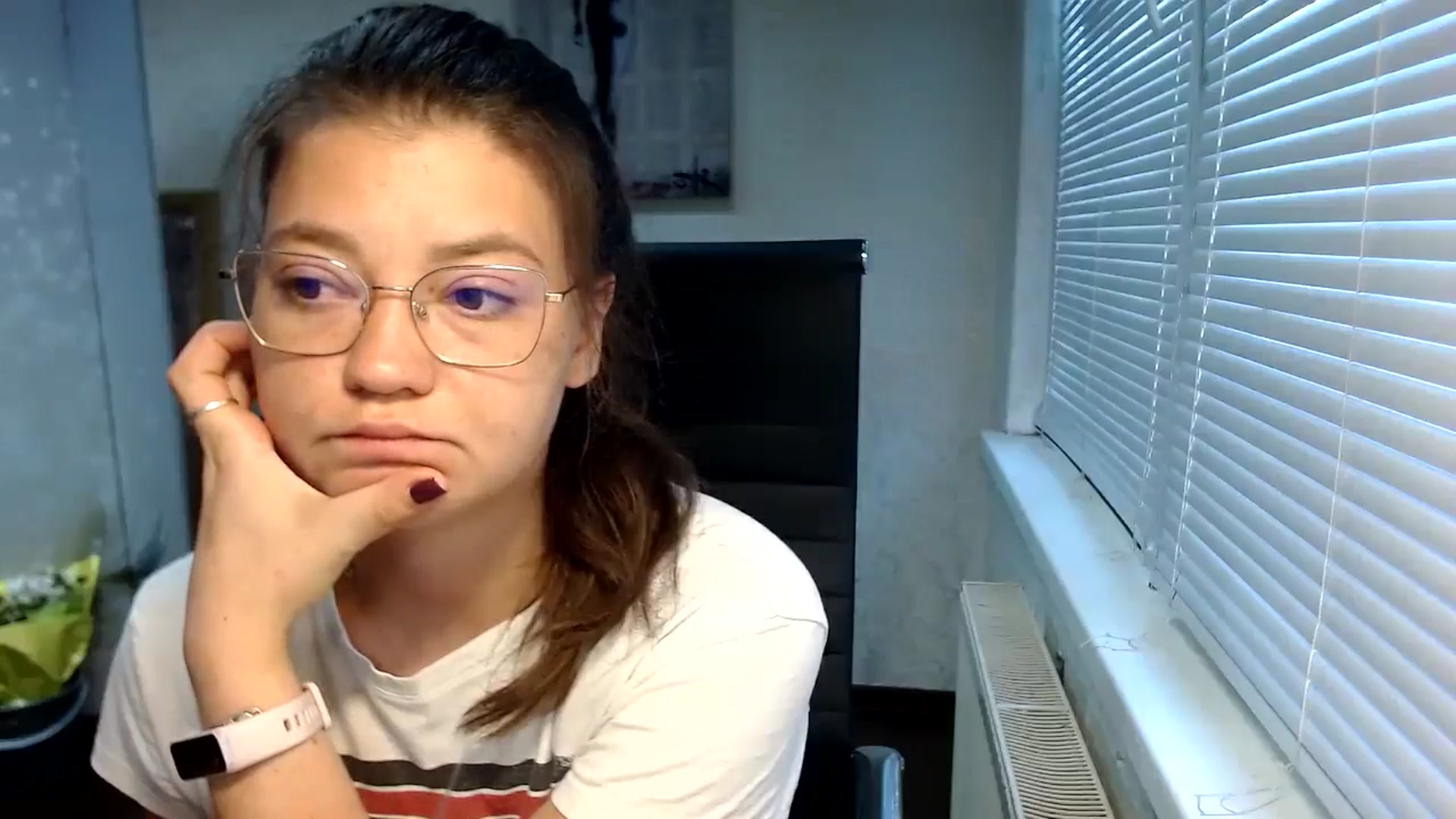 Gallery image thumbnail from SweetArinaA's myfreecams stream on, 08/18/2024, 15:49 image 5 of 20