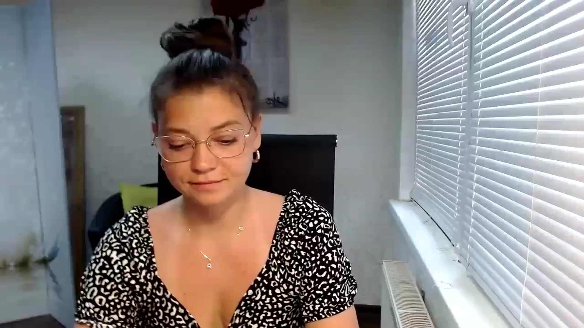 Gallery image thumbnail from SweetArinaA's myfreecams stream on, 08/31/2024, 16:04 image 13 of 20