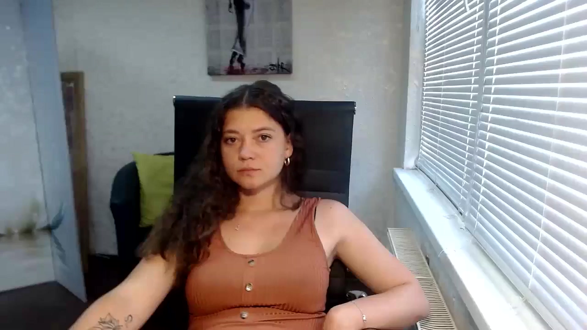 Gallery image thumbnail from SweetArinaA's myfreecams stream on, 09/09/2024, 09:19 image 4 of 20