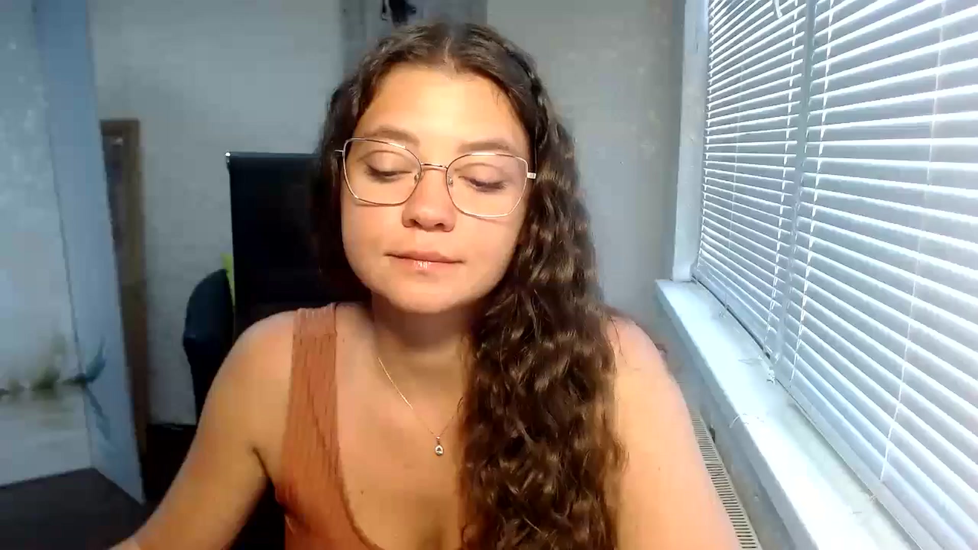 Gallery image thumbnail from SweetArinaA's myfreecams stream on, 09/09/2024, 09:56 image 5 of 20