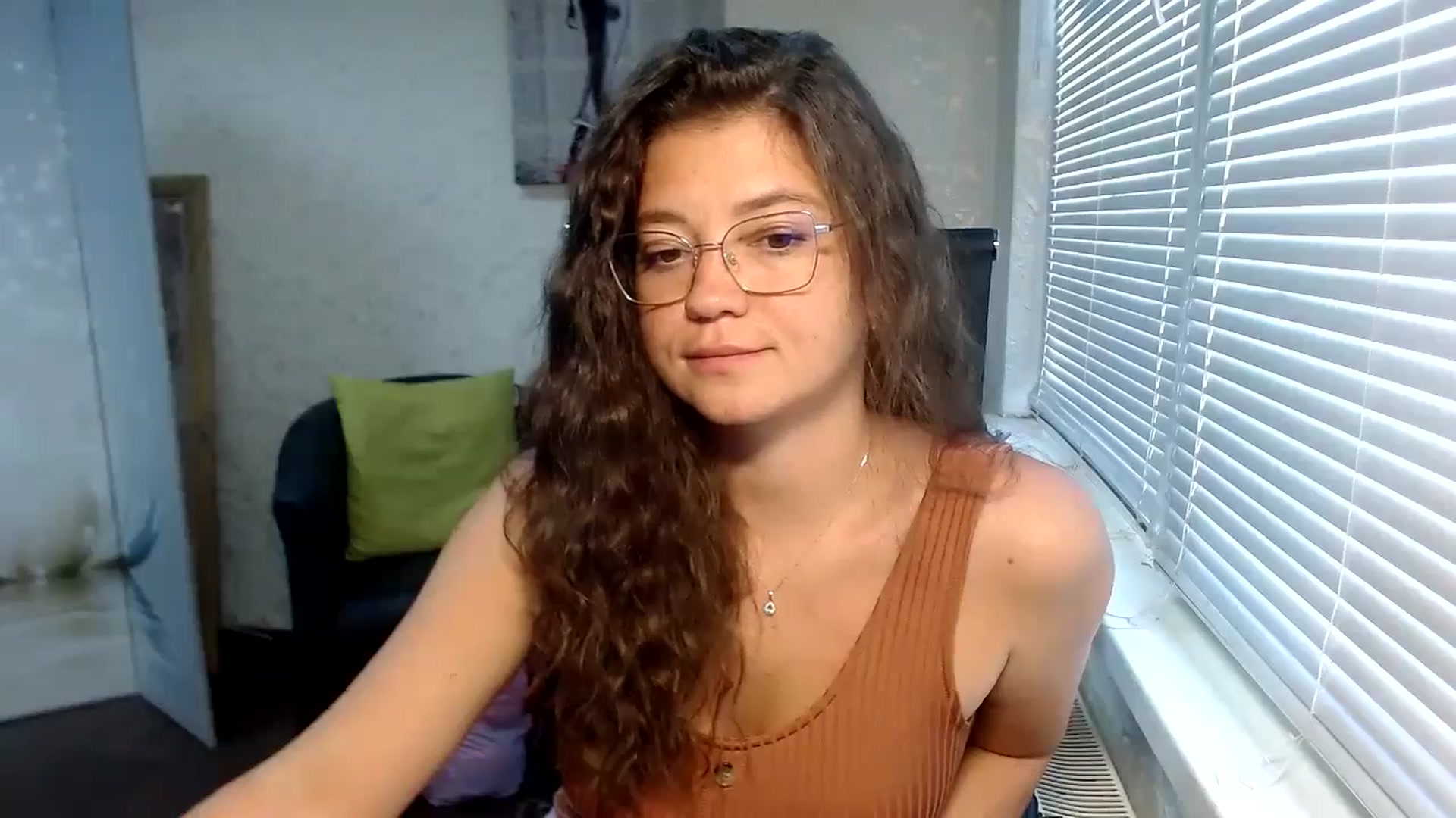 Gallery image thumbnail from SweetArinaA's myfreecams stream on, 09/09/2024, 14:00 image 16 of 20