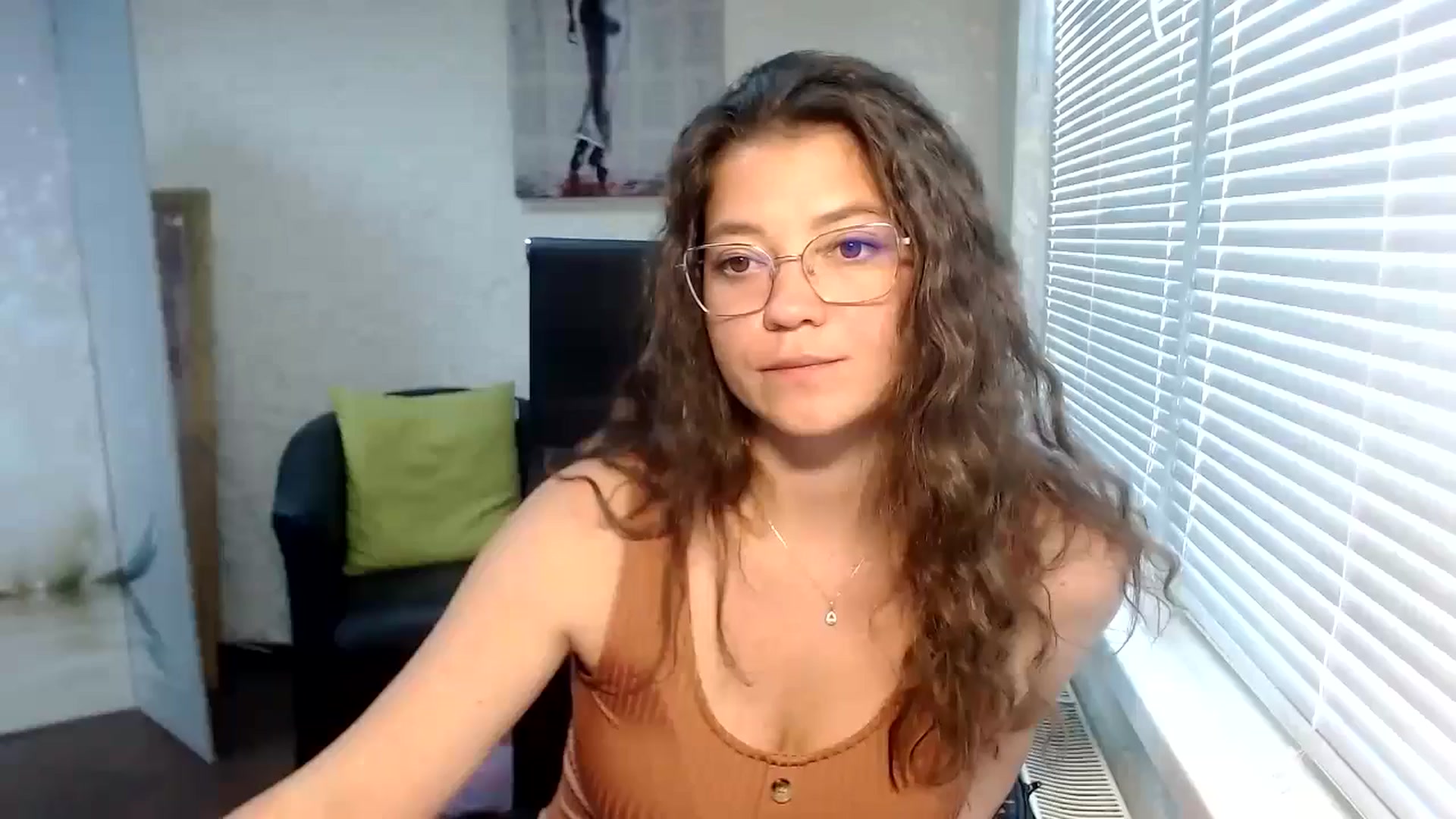 Gallery image thumbnail from SweetArinaA's myfreecams stream on, 09/09/2024, 14:00 image 18 of 20