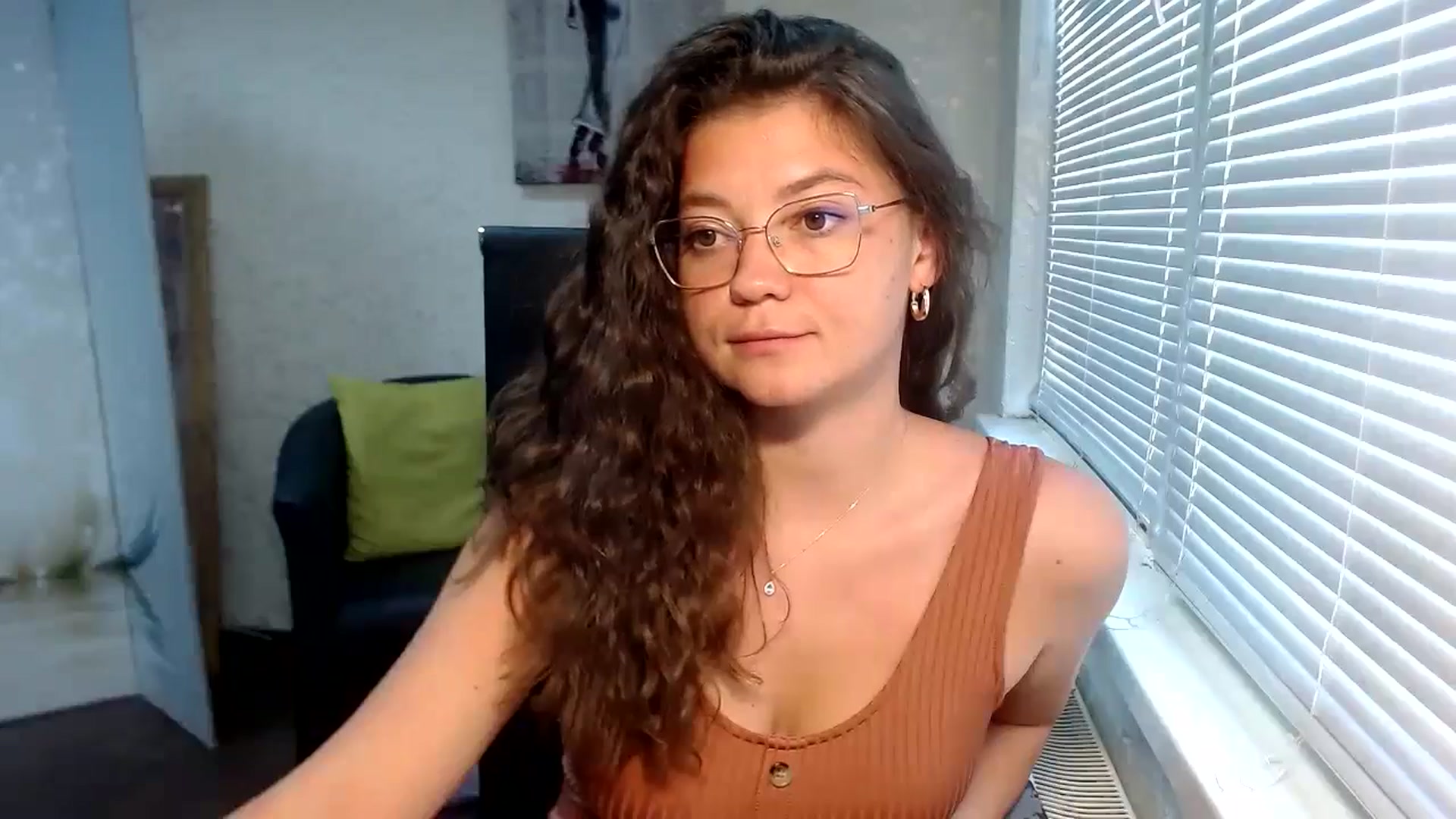 Gallery image thumbnail from SweetArinaA's myfreecams stream on, 09/09/2024, 14:00 image 15 of 20