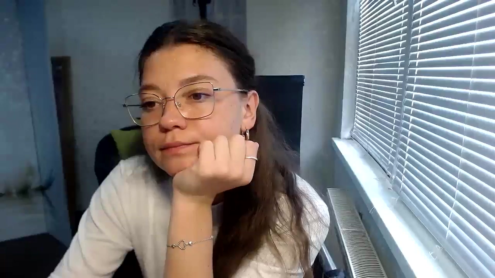 Gallery image thumbnail from SweetArinaA's myfreecams stream on, 09/10/2024, 09:15 image 15 of 20