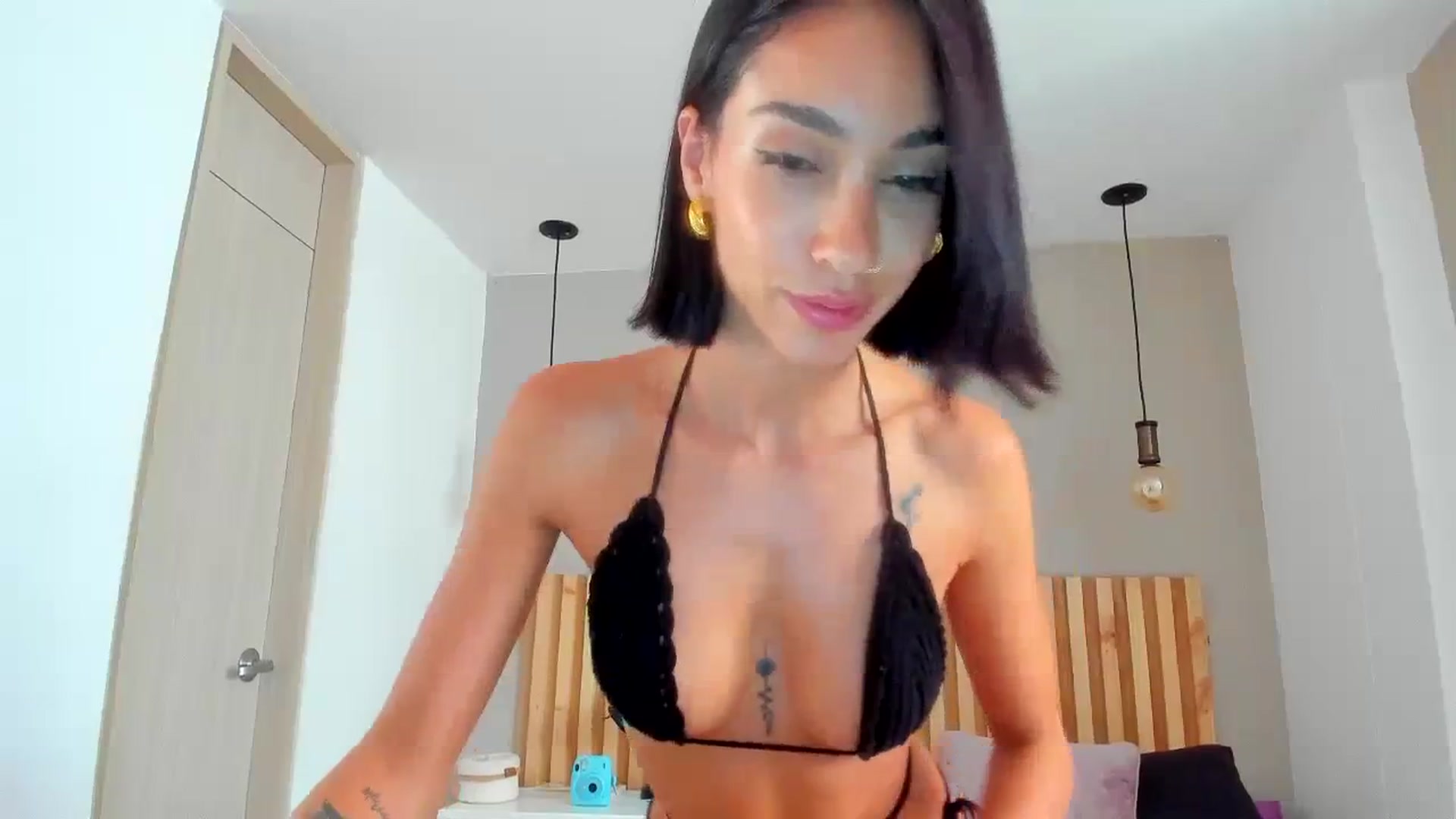 Gallery image thumbnail from SweetBabestel's myfreecams stream on, 02/19/2024, 18:32 image 7 of 20