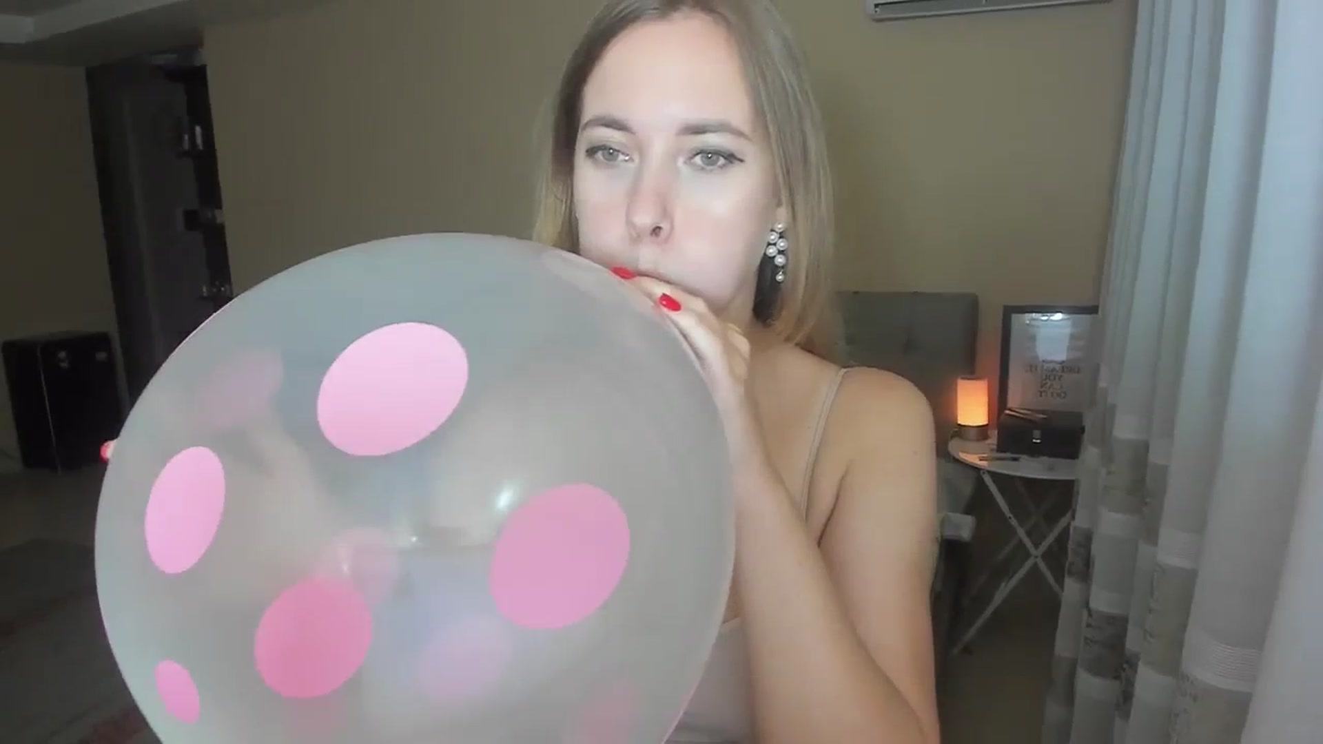 Gallery image thumbnail from SweetBlonde20's myfreecams stream on, 09/09/2023, 17:31 image 2 of 20