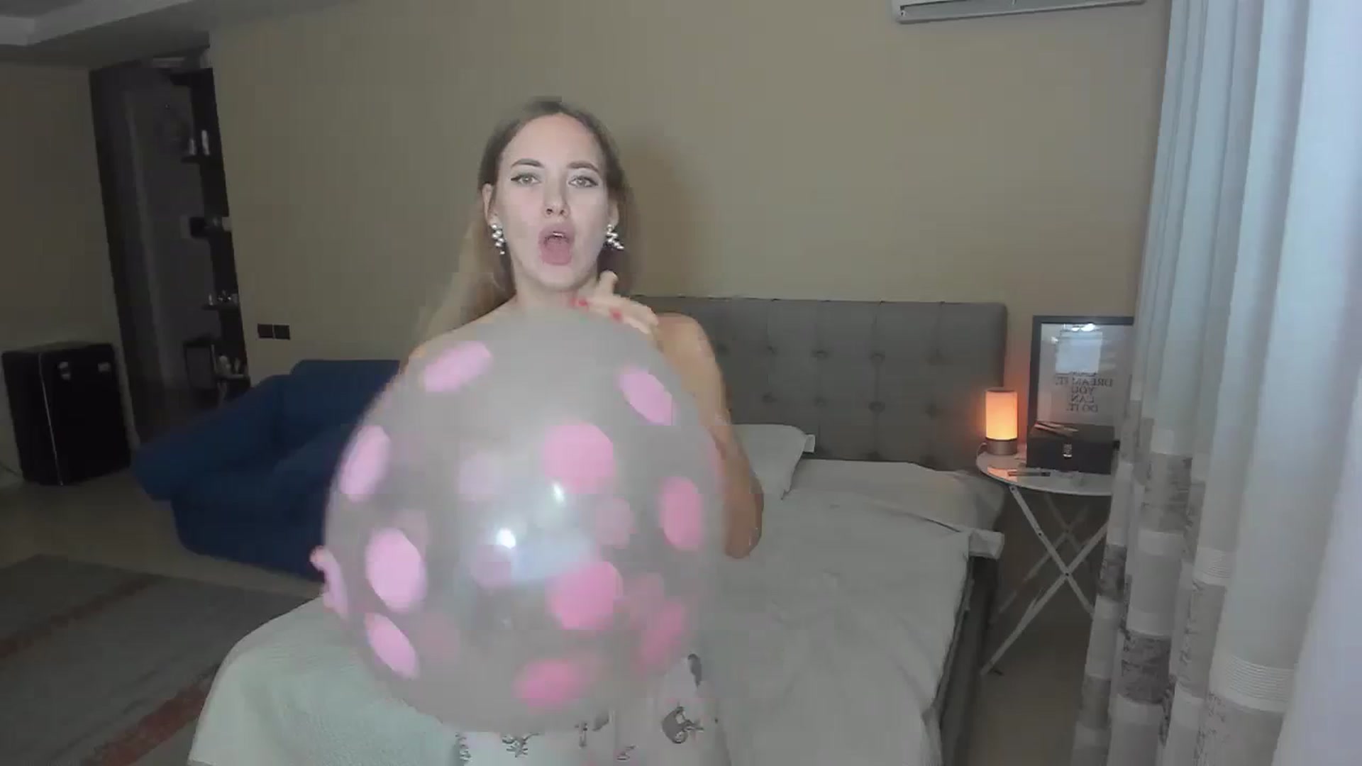 Gallery image thumbnail from SweetBlonde20's myfreecams stream on, 09/09/2023, 17:31 image 4 of 20