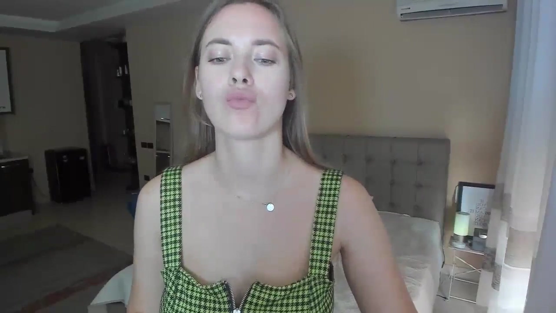 Gallery image thumbnail from SweetBlonde20's myfreecams stream on, 09/20/2023, 14:18 image 5 of 20