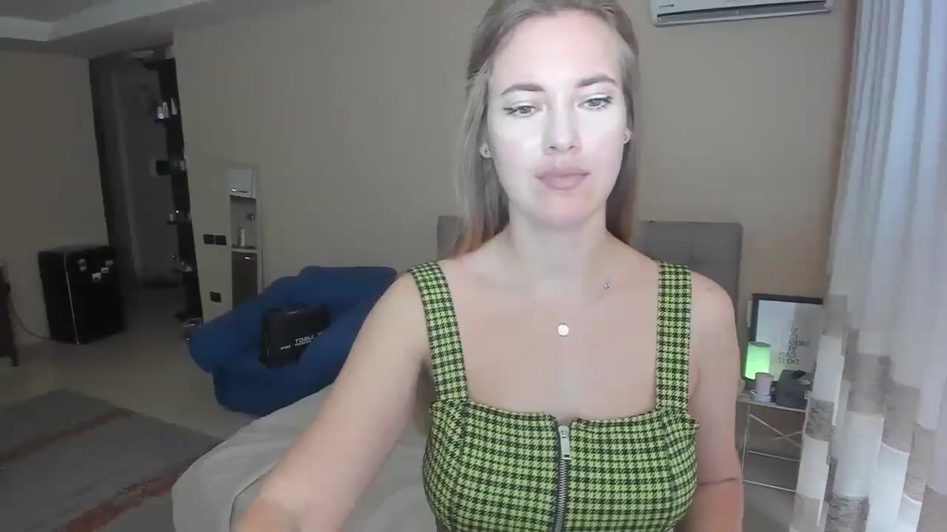 Gallery image thumbnail from SweetBlonde20's myfreecams stream on, 09/25/2023, 12:08 image 6 of 20