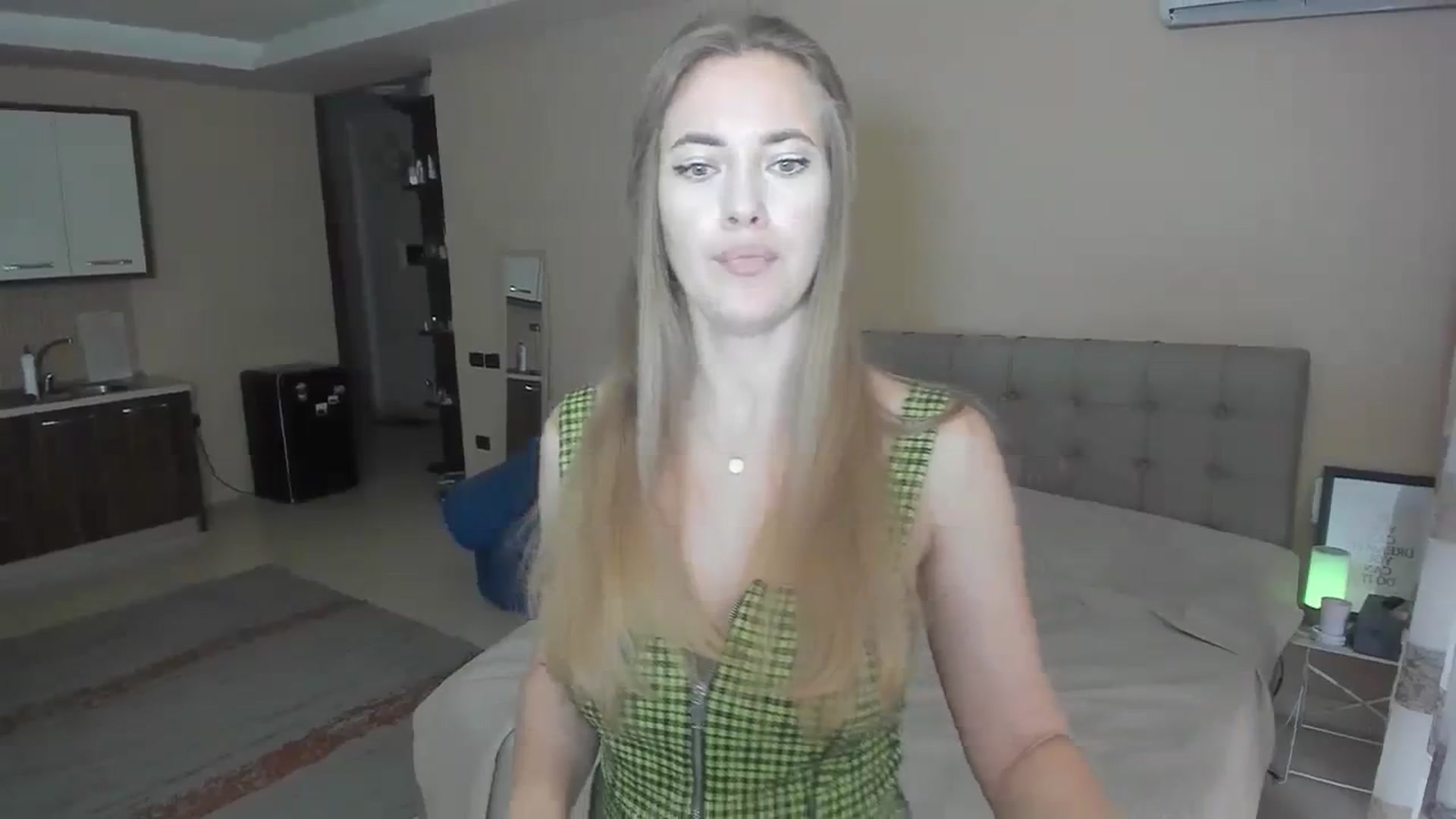 Gallery image thumbnail from SweetBlonde20's myfreecams stream on, 09/25/2023, 12:08 image 11 of 20