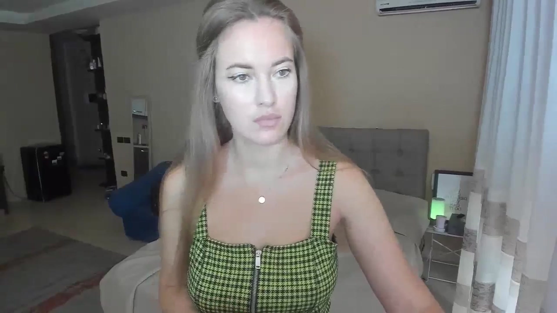 Gallery image thumbnail from SweetBlonde20's myfreecams stream on, 09/25/2023, 12:08 image 3 of 20