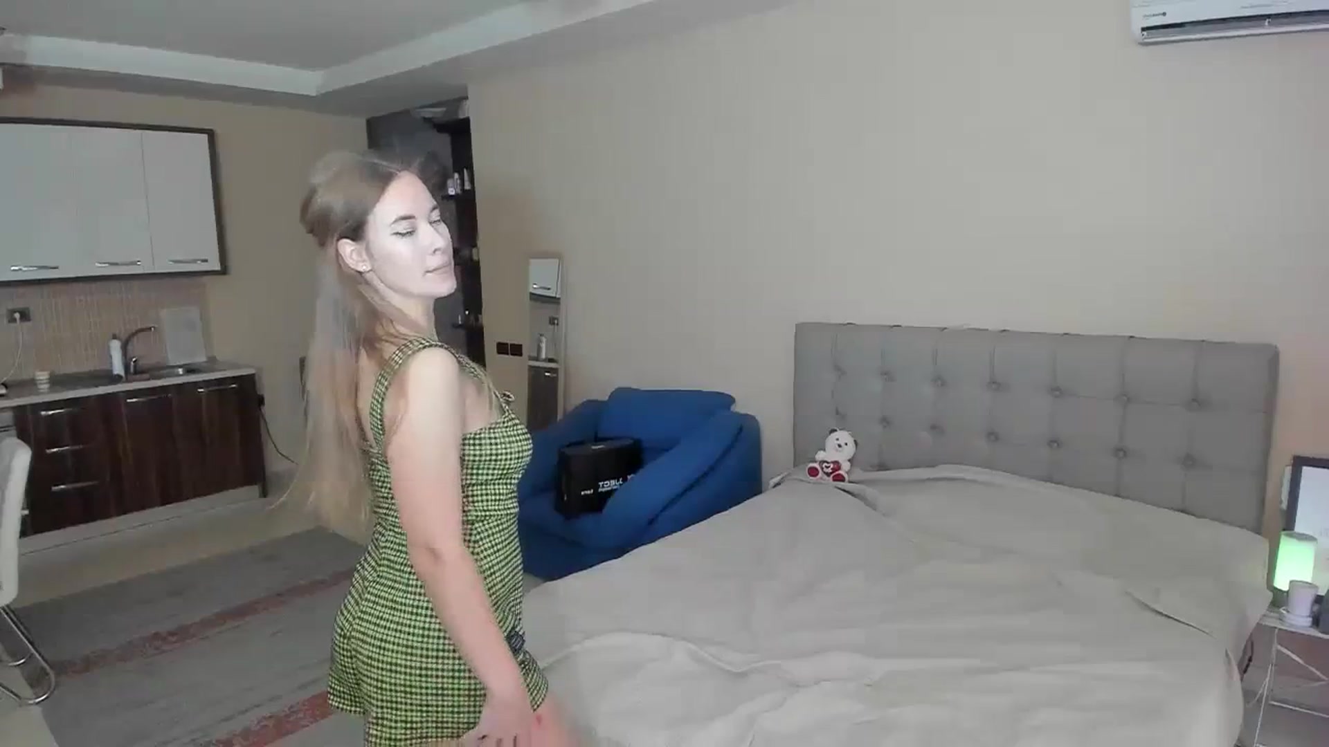 Gallery image thumbnail from SweetBlonde20's myfreecams stream on, 09/25/2023, 12:08 image 15 of 20