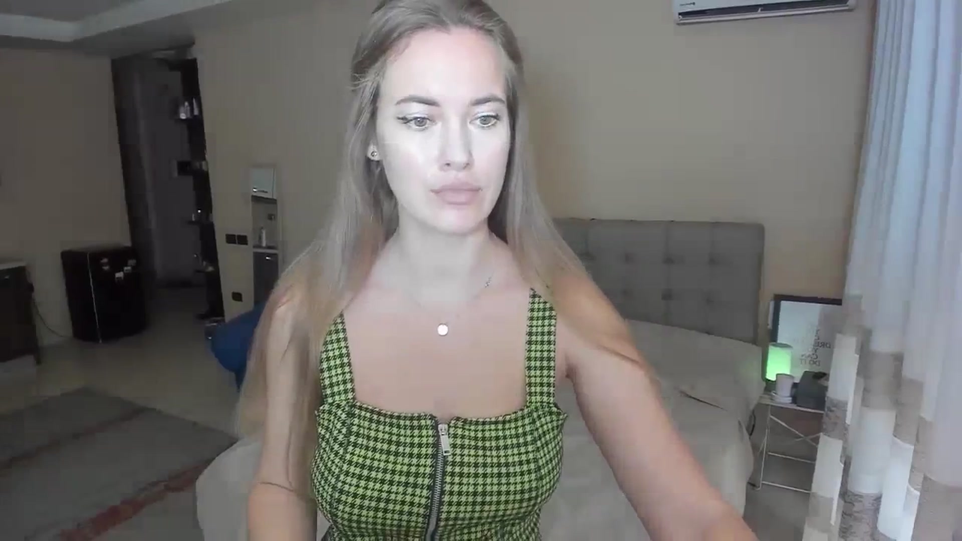 Gallery image thumbnail from SweetBlonde20's myfreecams stream on, 09/25/2023, 12:08 image 4 of 20