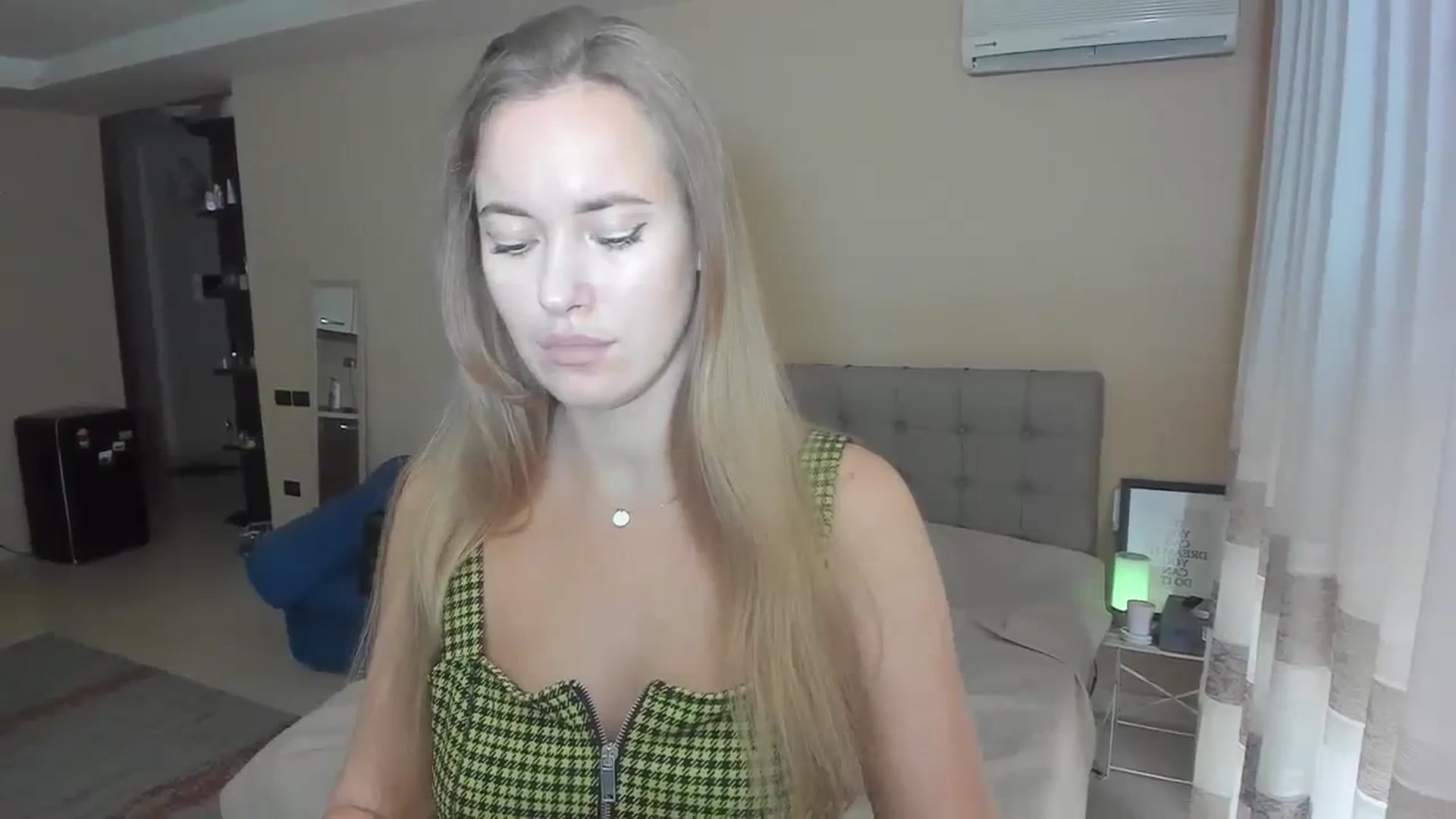 Gallery image thumbnail from SweetBlonde20's myfreecams stream on, 09/25/2023, 12:44 image 8 of 20