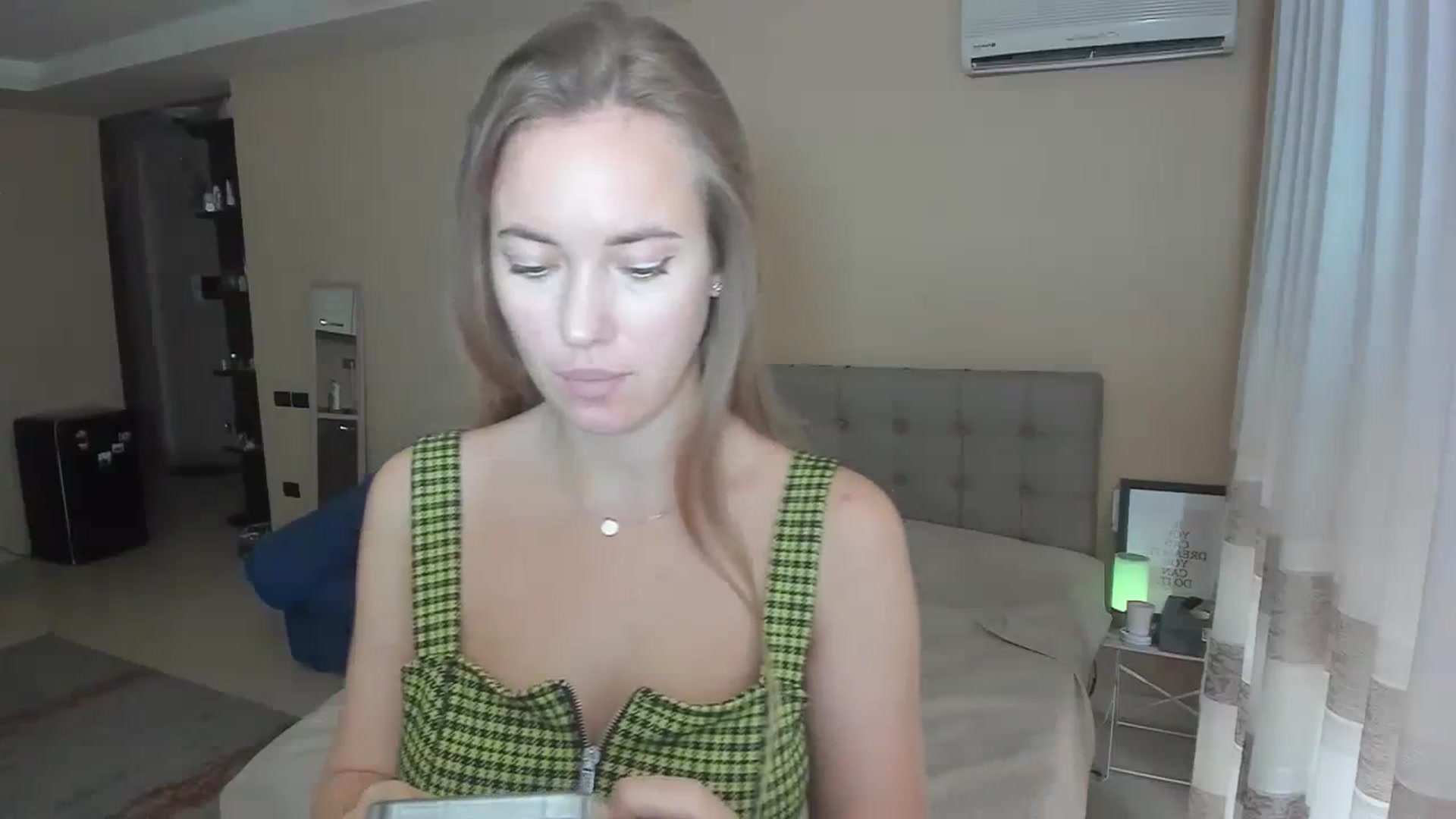 Gallery image thumbnail from SweetBlonde20's myfreecams stream on, 09/25/2023, 12:44 image 7 of 20