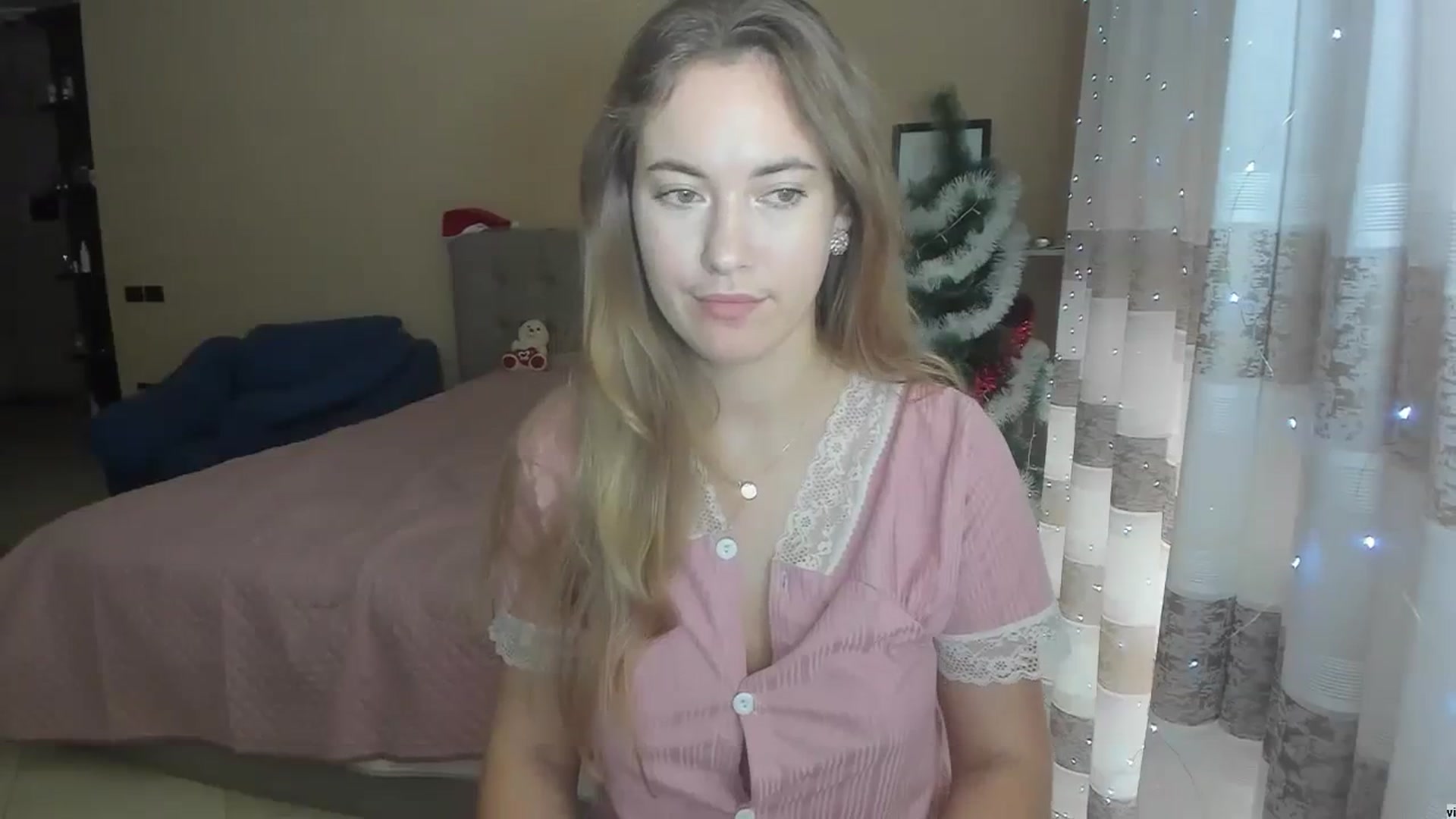 Gallery image thumbnail from SweetBlonde20's myfreecams stream on, 12/25/2023, 14:11 image 10 of 20