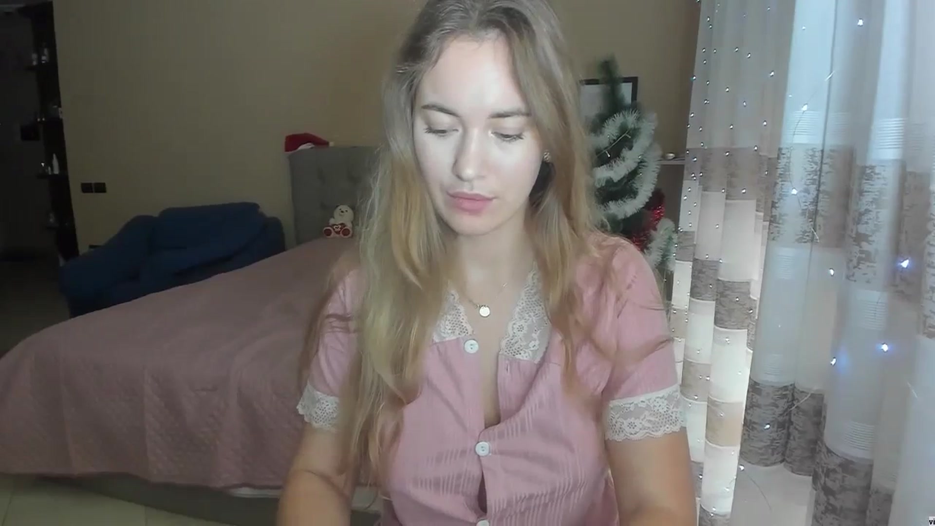 Gallery image thumbnail from SweetBlonde20's myfreecams stream on, 12/25/2023, 14:11 image 2 of 20