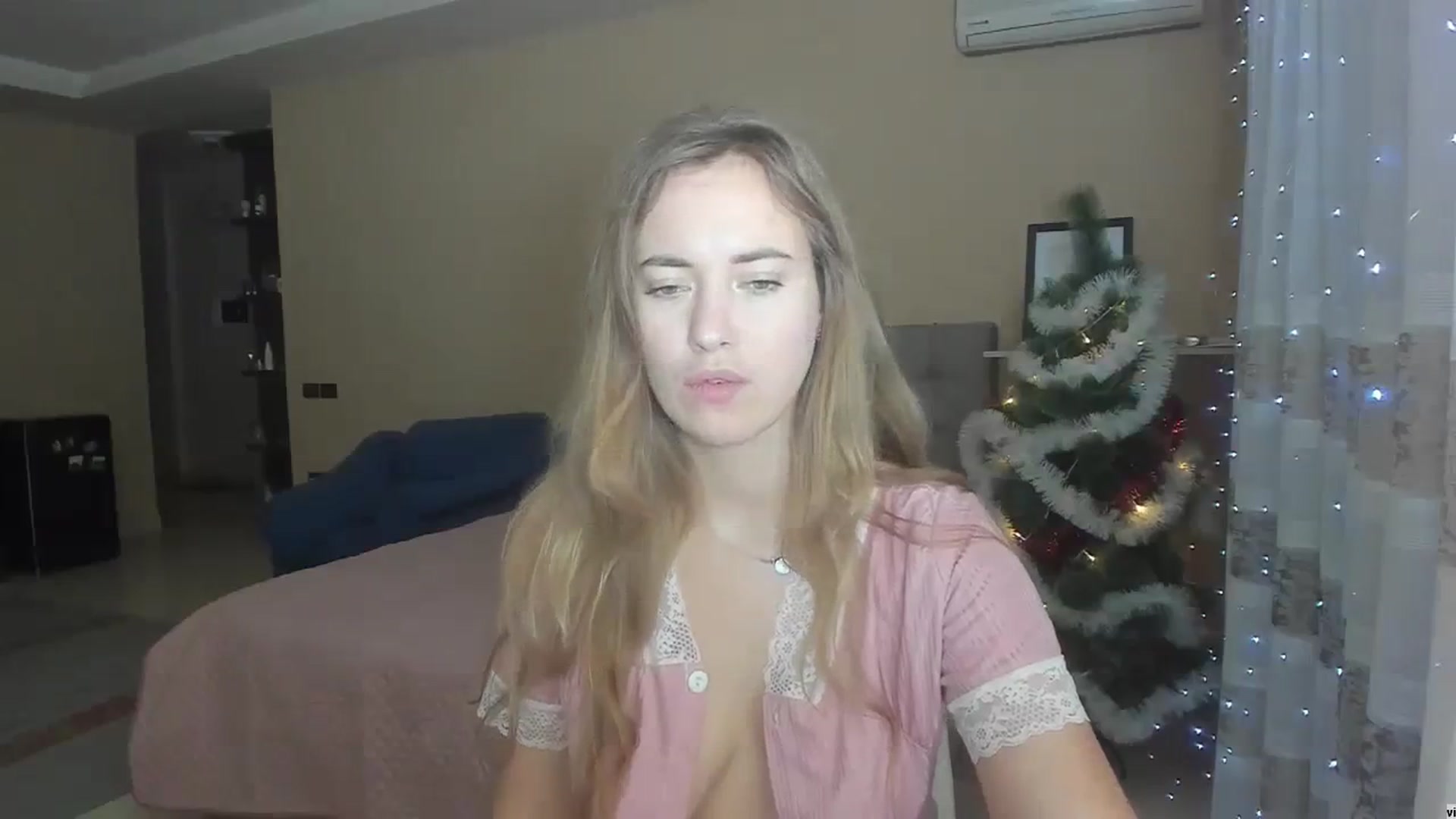 Gallery image thumbnail from SweetBlonde20's myfreecams stream on, 12/25/2023, 17:18 image 3 of 20