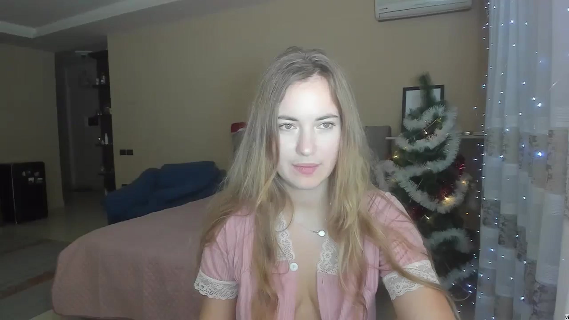 Gallery image thumbnail from SweetBlonde20's myfreecams stream on, 12/25/2023, 17:18 image 5 of 20