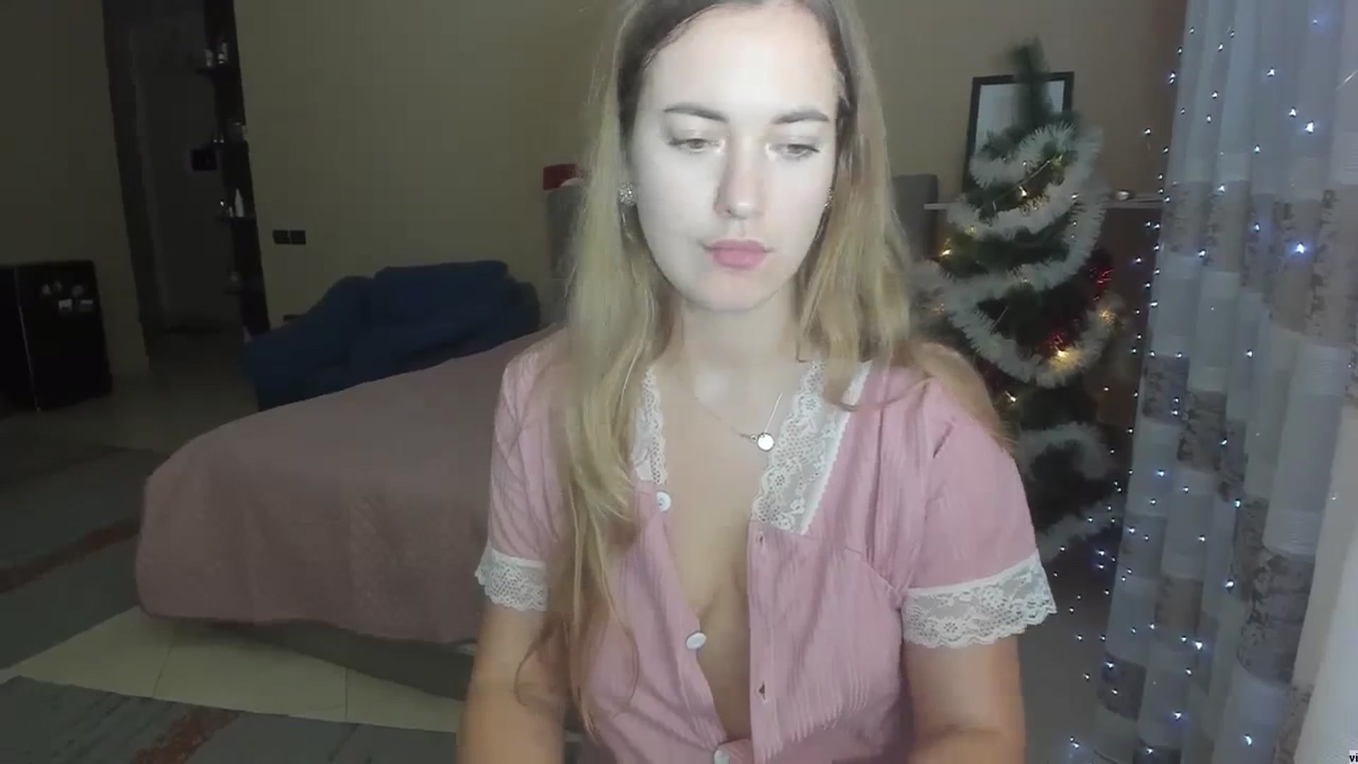 Gallery image thumbnail from SweetBlonde20's myfreecams stream on, 12/25/2023, 17:18 image 11 of 20