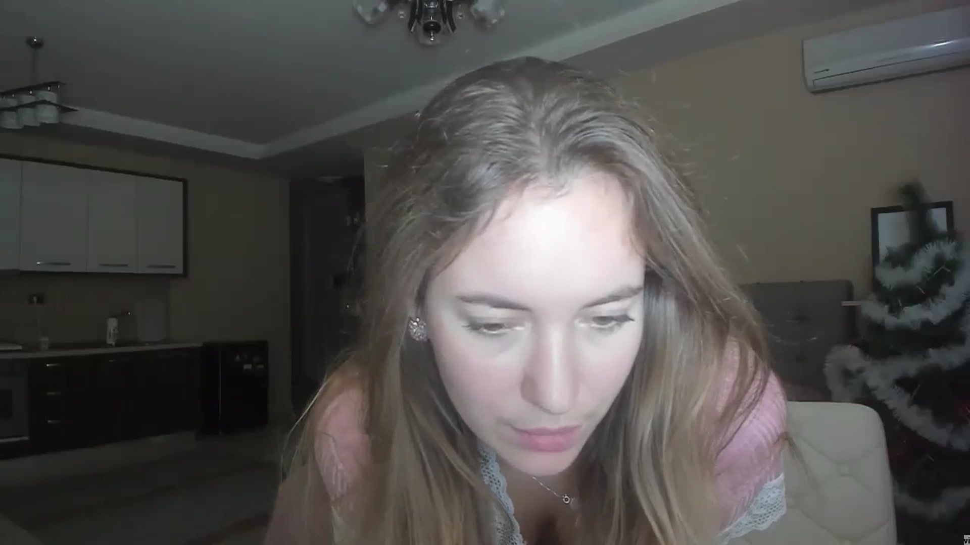 Gallery image thumbnail from SweetBlonde20's myfreecams stream on, 12/25/2023, 17:18 image 18 of 20