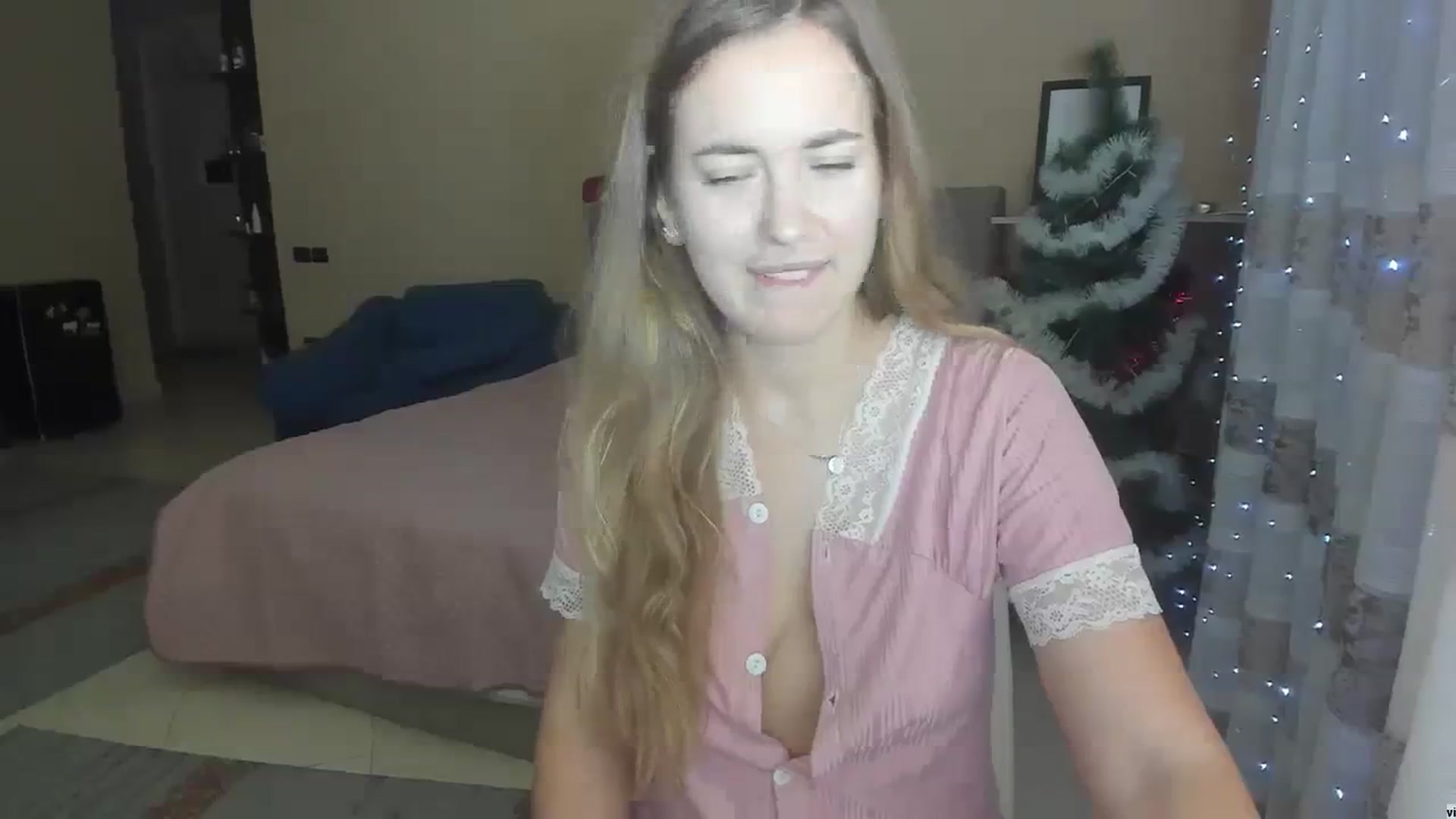 Gallery image thumbnail from SweetBlonde20's myfreecams stream on, 12/25/2023, 17:18 image 7 of 20
