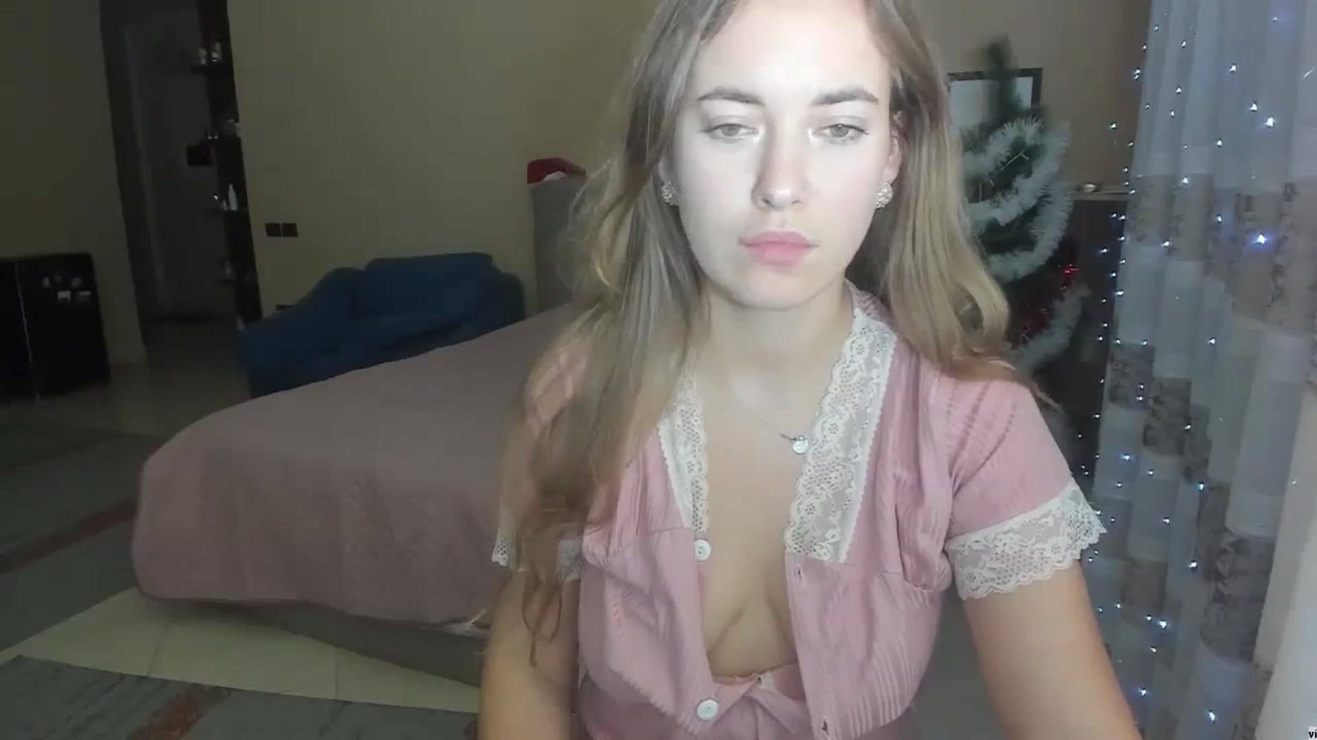 Gallery image thumbnail from SweetBlonde20's myfreecams stream on, 12/25/2023, 17:18 image 13 of 20