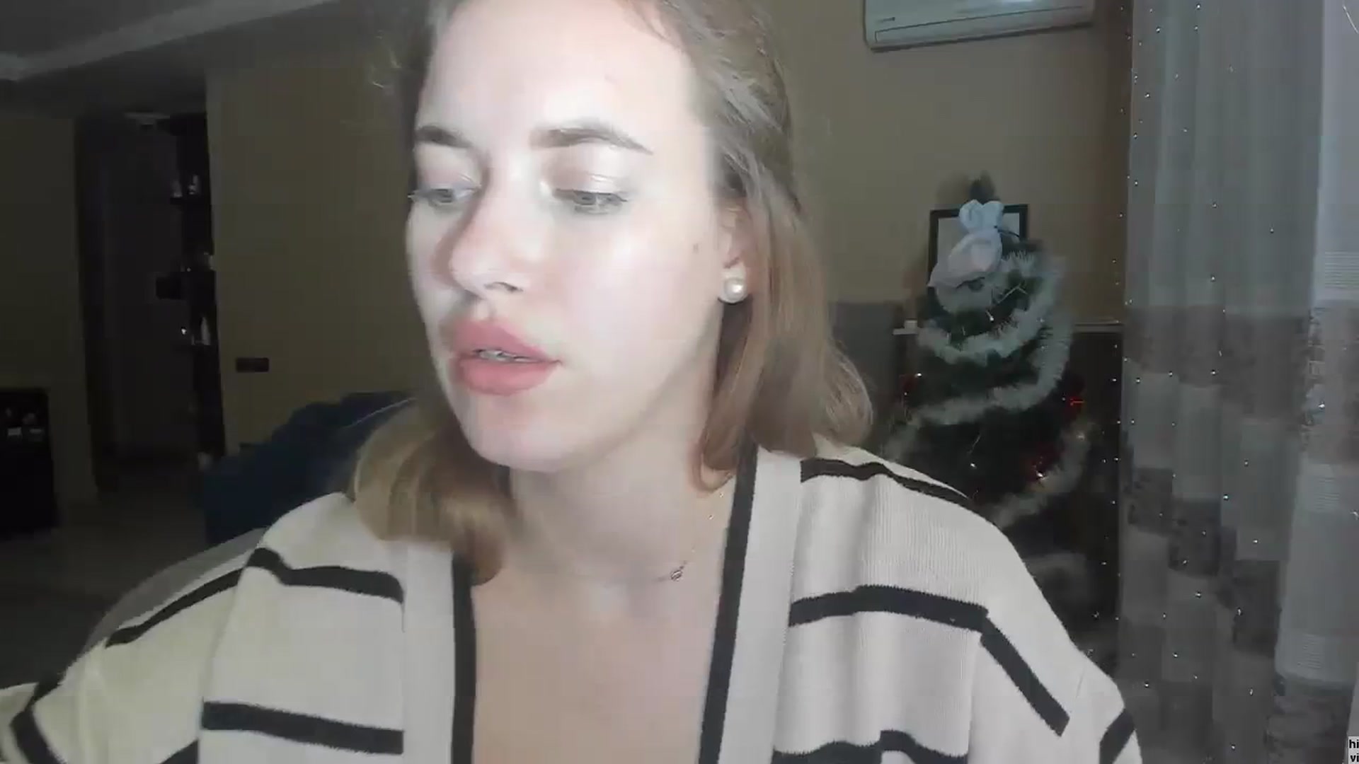Gallery image thumbnail from SweetBlonde20's myfreecams stream on, 12/28/2023, 17:01 image 5 of 20