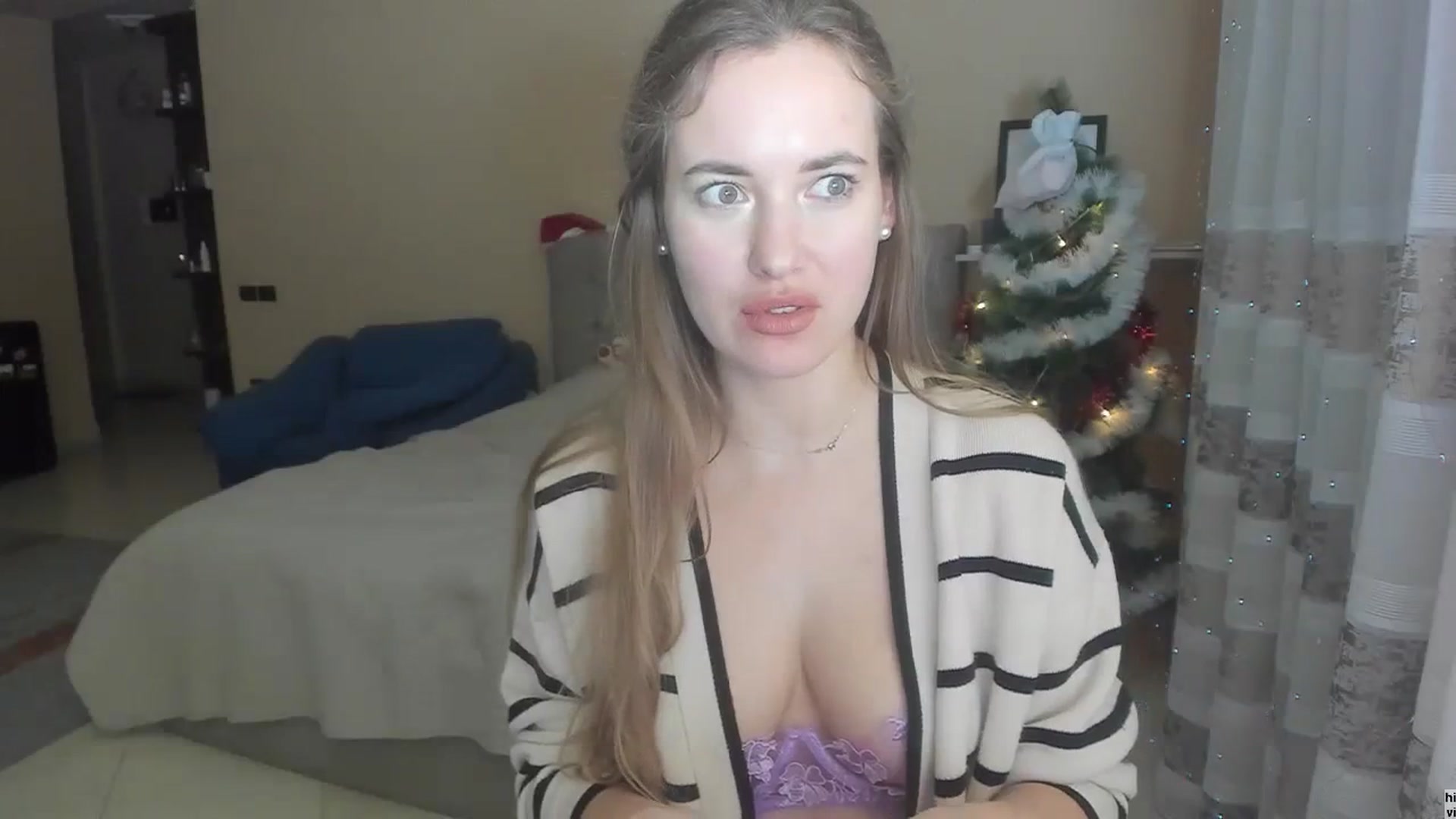 Gallery image thumbnail from SweetBlonde20's myfreecams stream on, 12/28/2023, 17:01 image 10 of 20