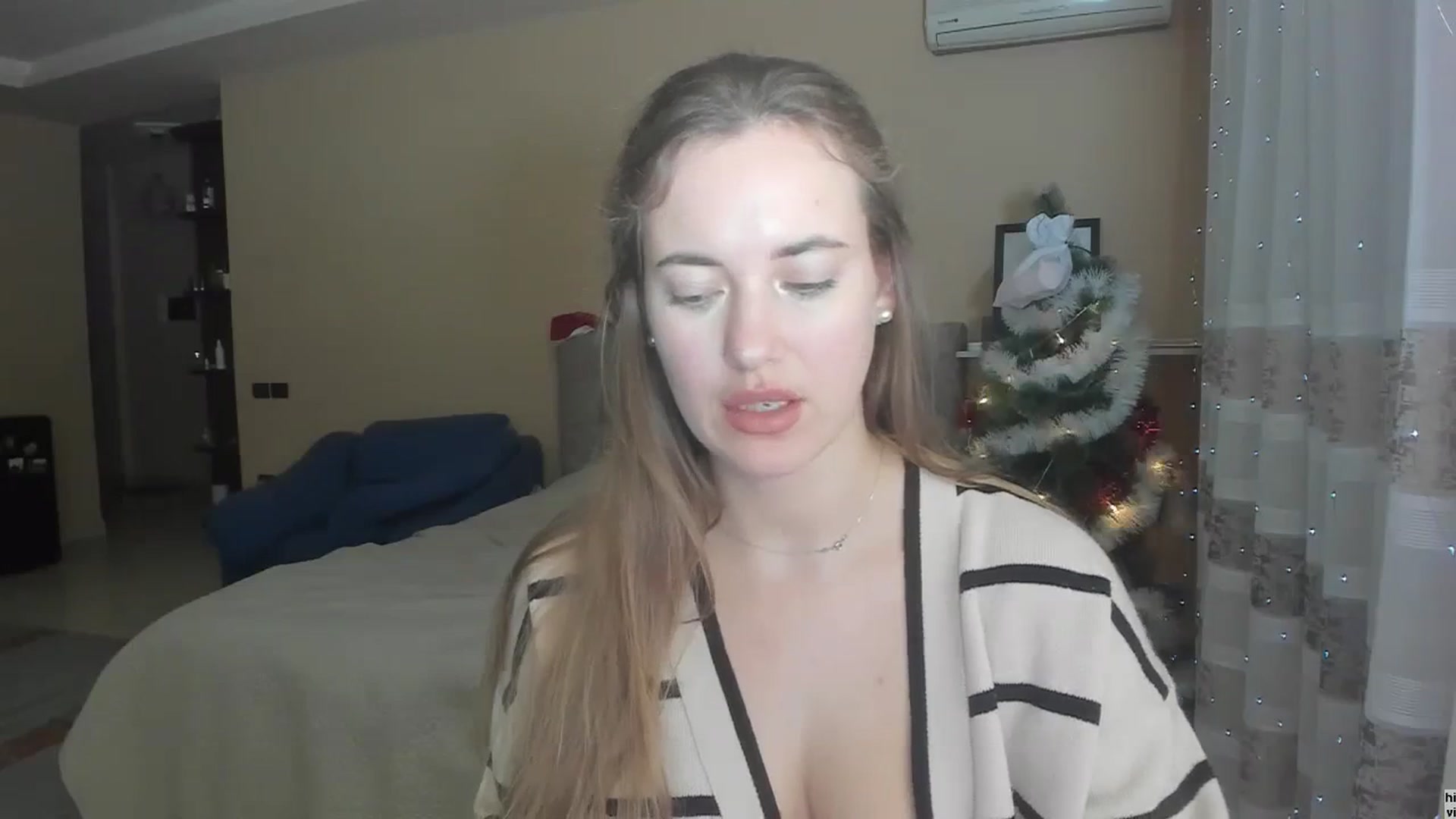 Gallery image thumbnail from SweetBlonde20's myfreecams stream on, 12/28/2023, 17:01 image 8 of 20