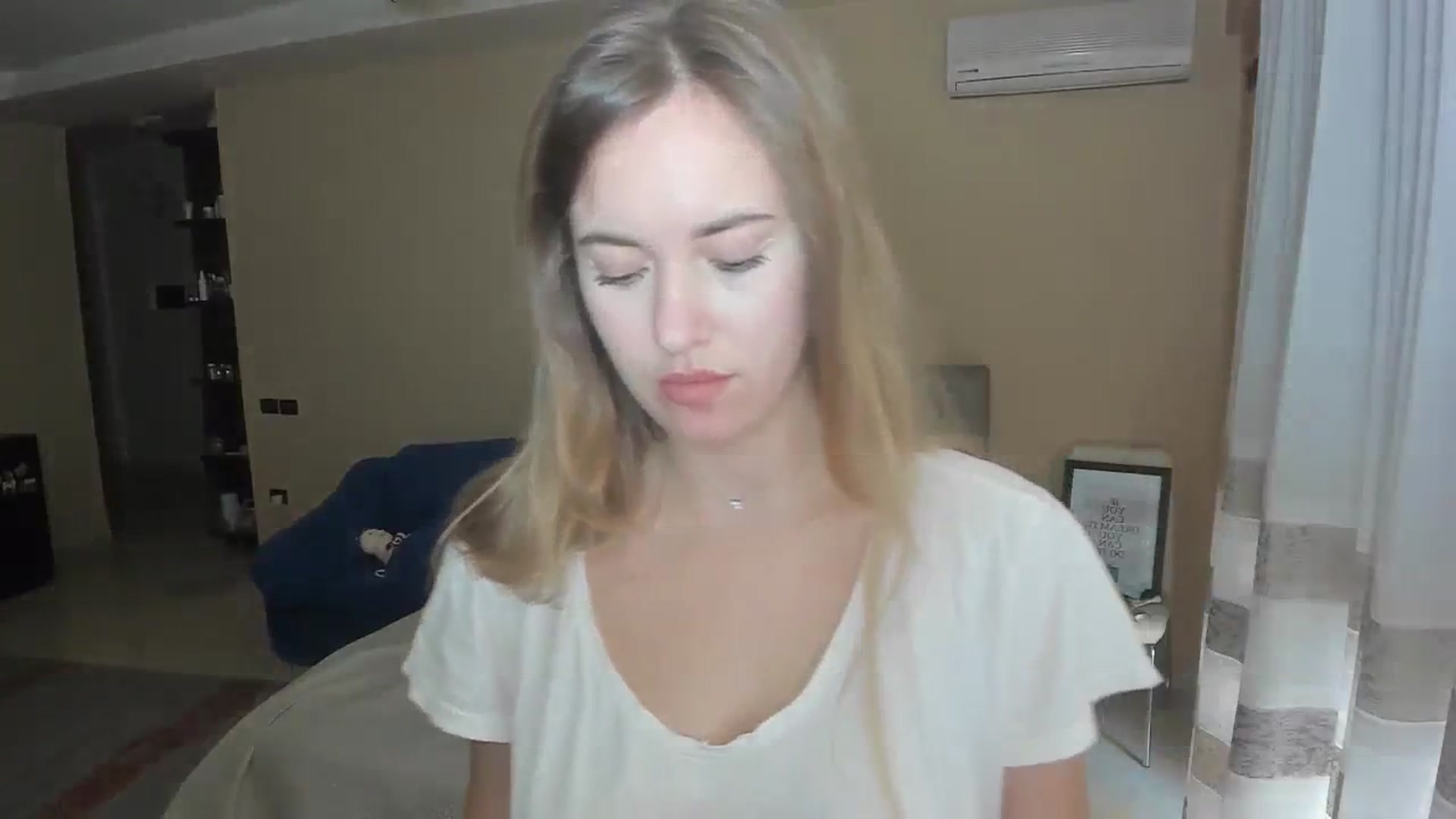 Gallery image thumbnail from SweetBlonde20's myfreecams stream on, 02/04/2024, 14:10 image 6 of 20