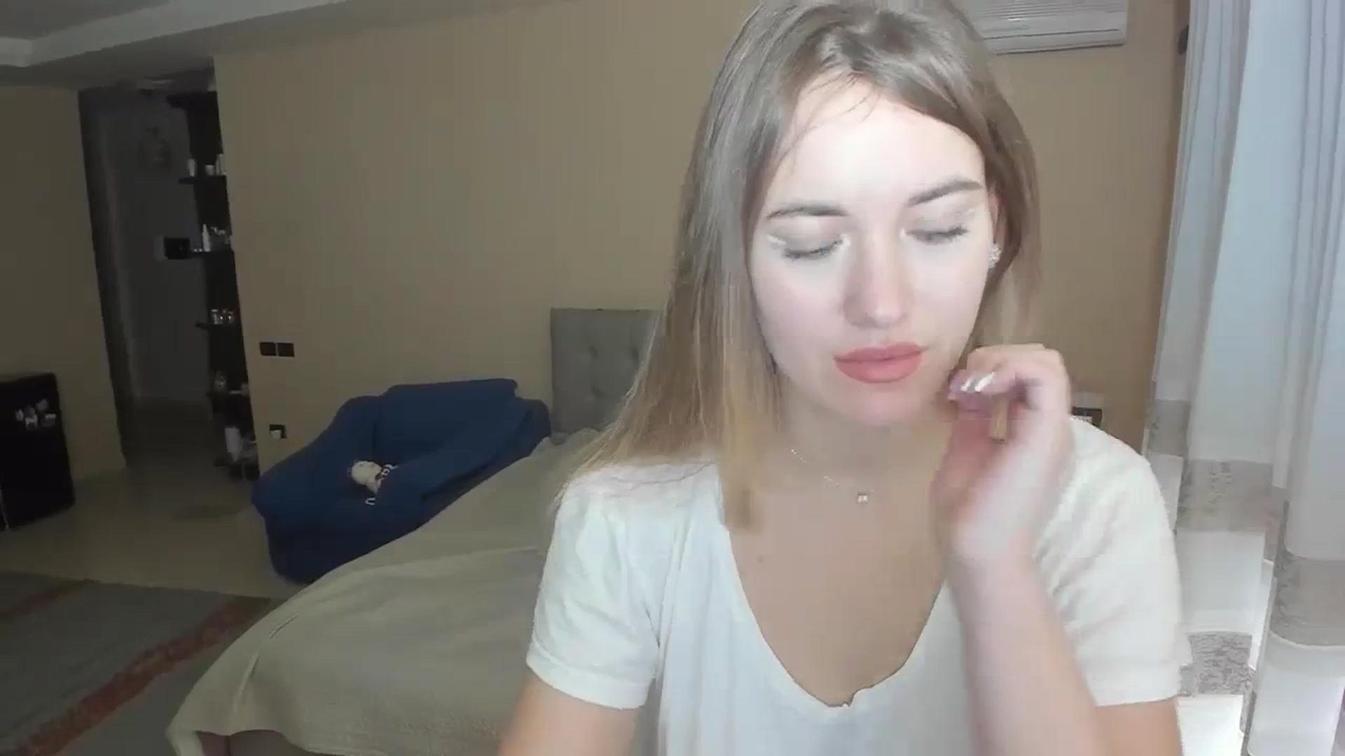 Gallery image thumbnail from SweetBlonde20's myfreecams stream on, 02/04/2024, 14:10 image 9 of 20