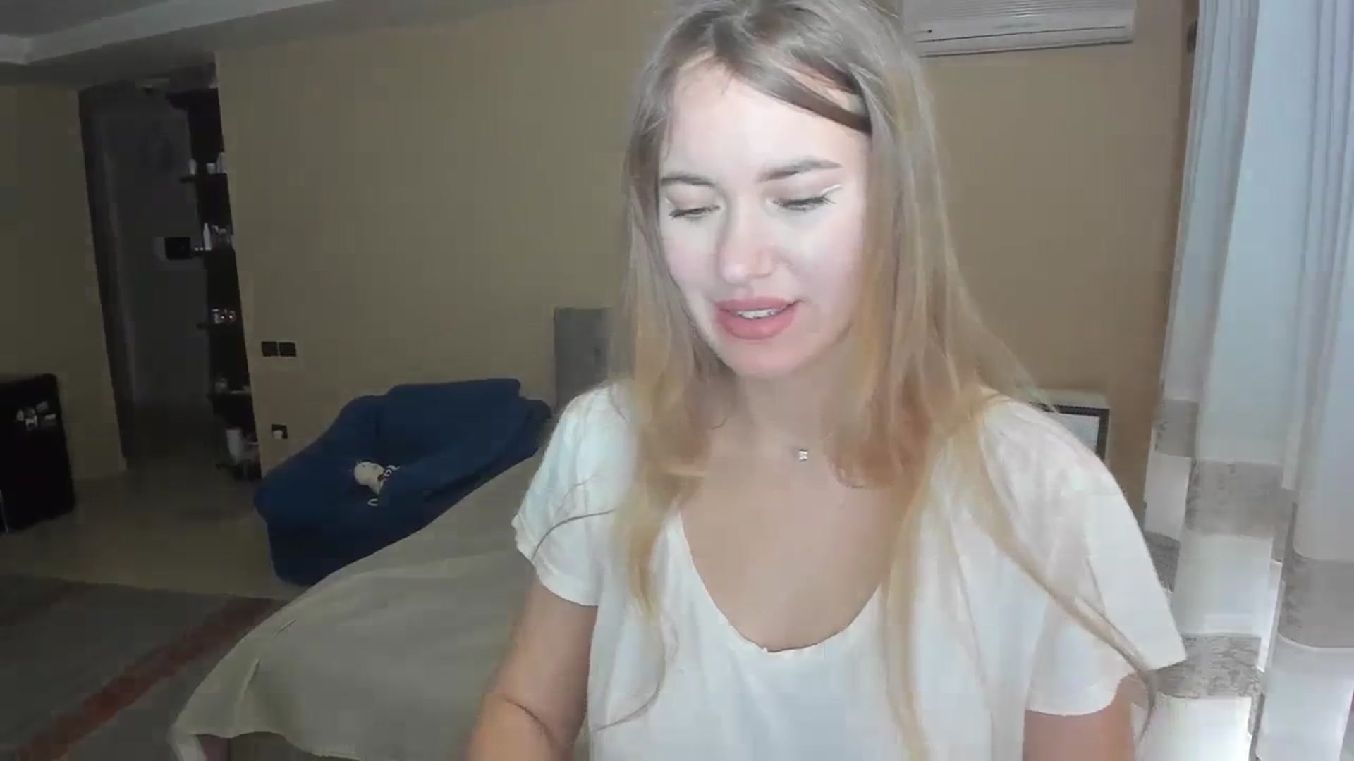 Gallery image thumbnail from SweetBlonde20's myfreecams stream on, 02/04/2024, 14:10 image 10 of 20