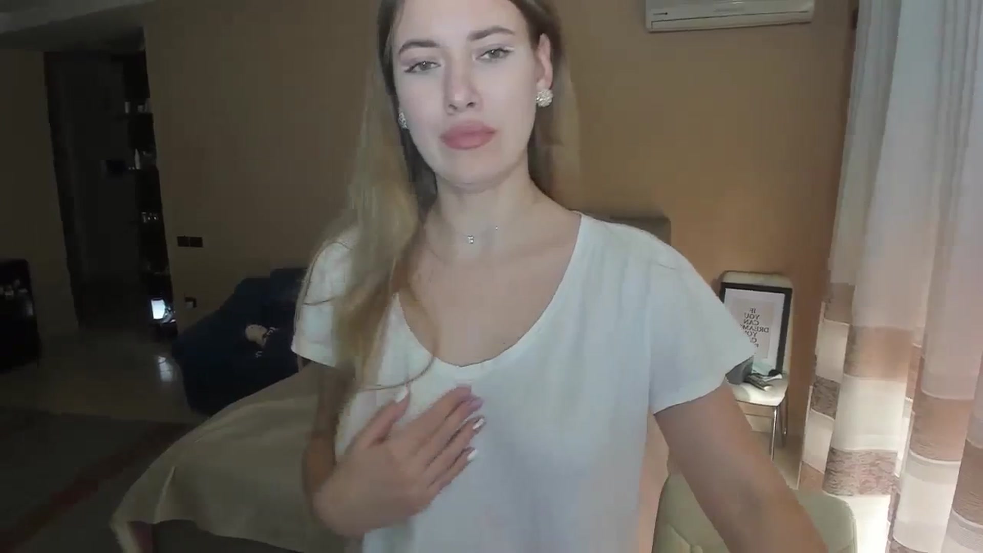 Gallery image thumbnail from SweetBlonde20's myfreecams stream on, 02/04/2024, 14:54 image 2 of 20