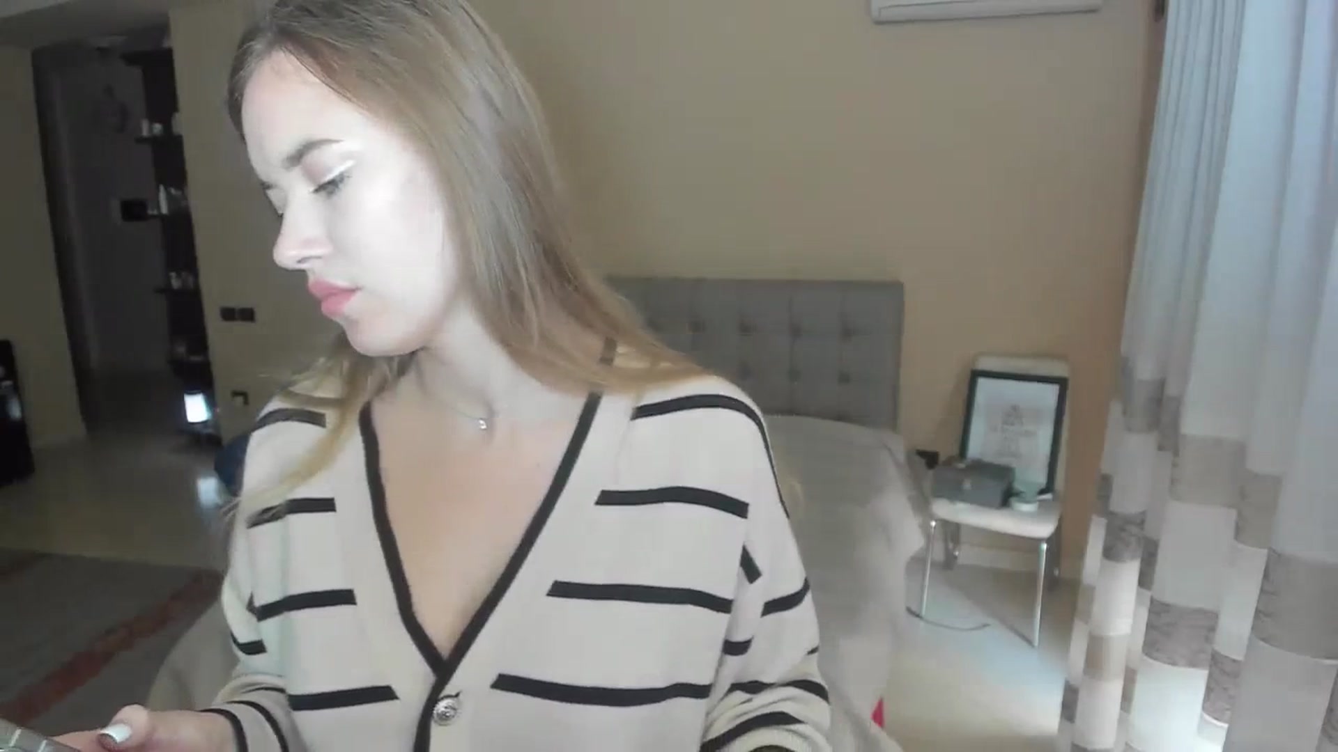 Gallery image thumbnail from SweetBlonde20's myfreecams stream on, 02/05/2024, 14:02 image 15 of 20