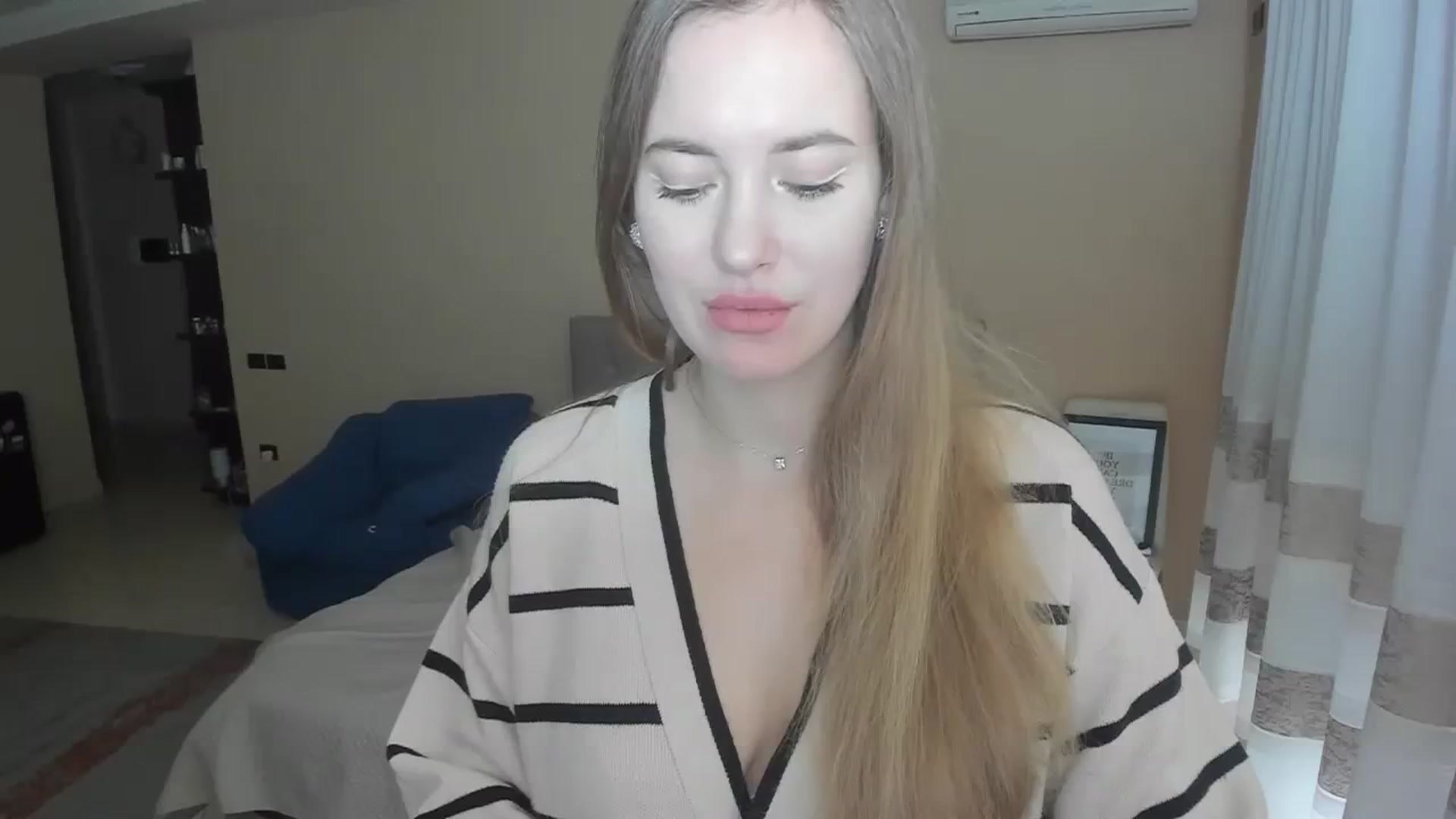 Gallery image thumbnail from SweetBlonde20's myfreecams stream on, 02/05/2024, 14:02 image 1 of 20