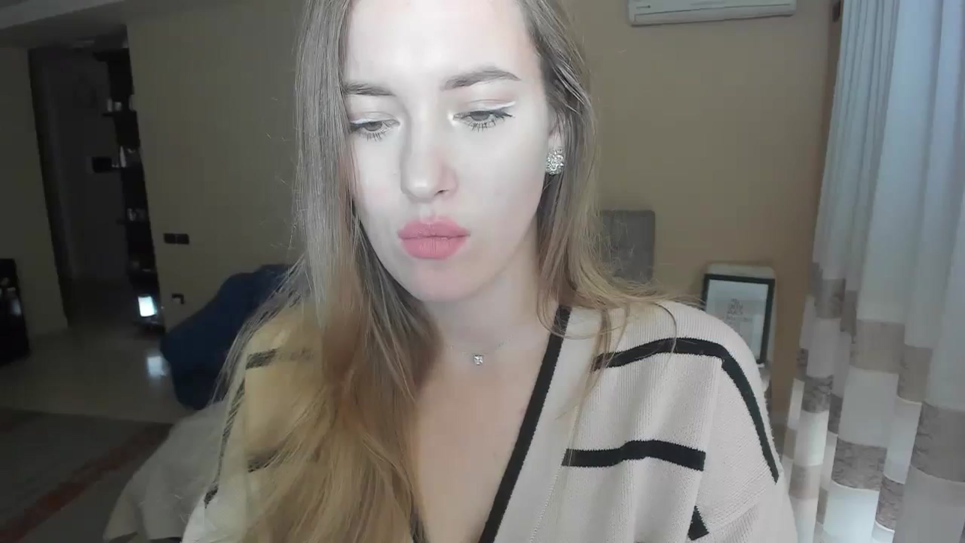 Gallery image thumbnail from SweetBlonde20's myfreecams stream on, 02/05/2024, 14:02 image 4 of 20