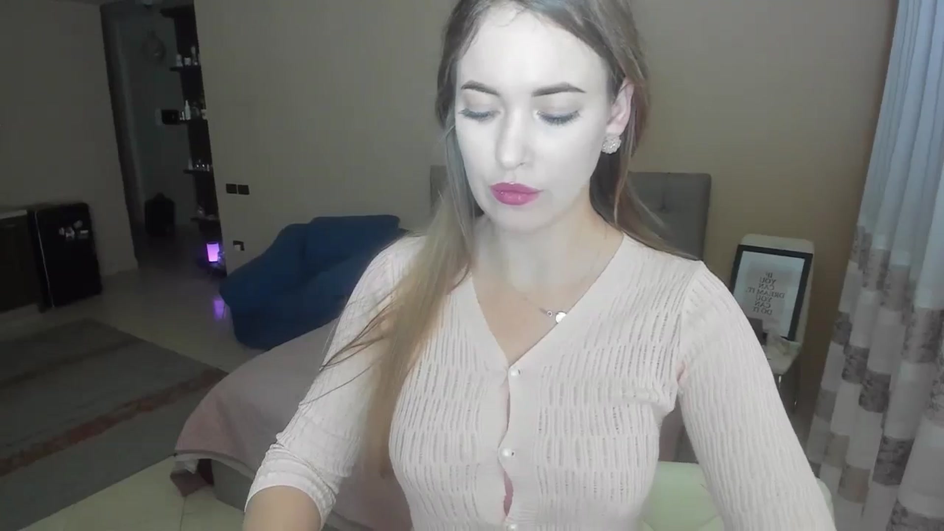 Gallery image thumbnail from SweetBlonde20's myfreecams stream on, 03/01/2024, 17:06 image 7 of 20