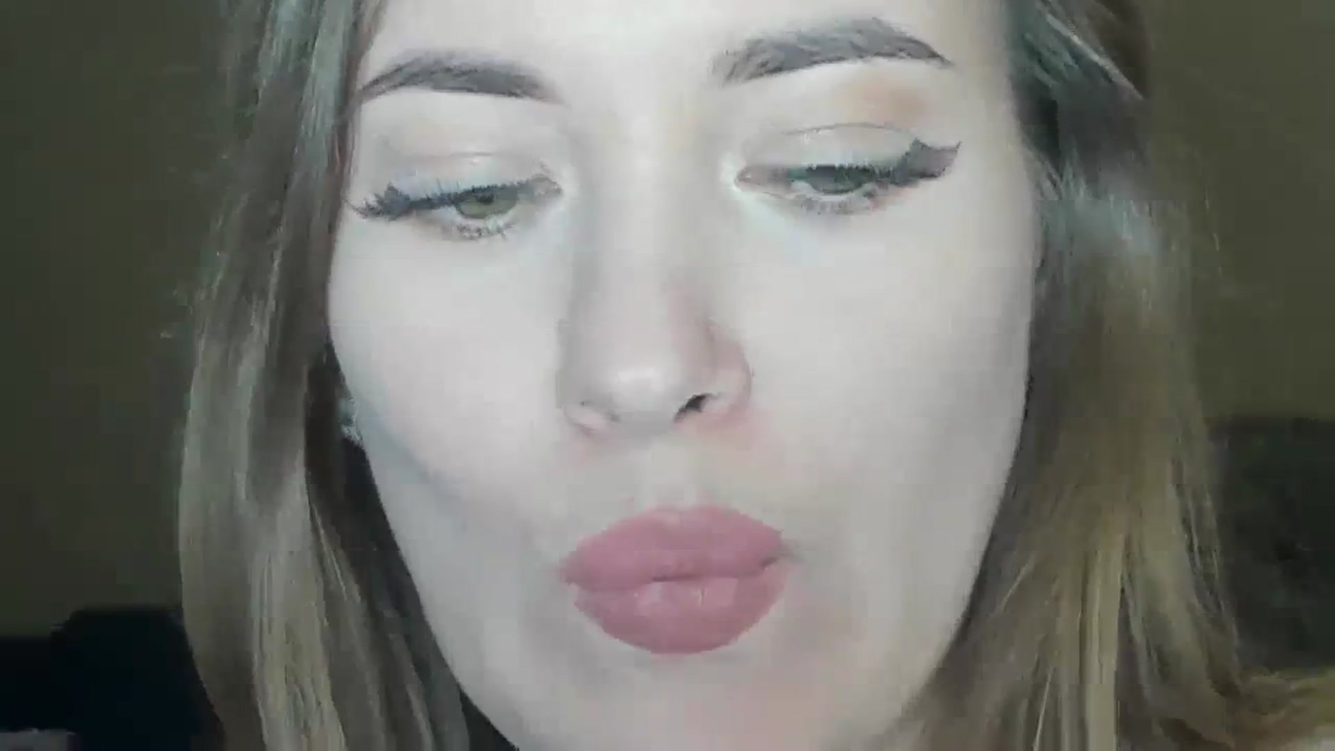 Gallery image thumbnail from SweetBlonde20's myfreecams stream on, 03/10/2024, 20:38 image 19 of 20
