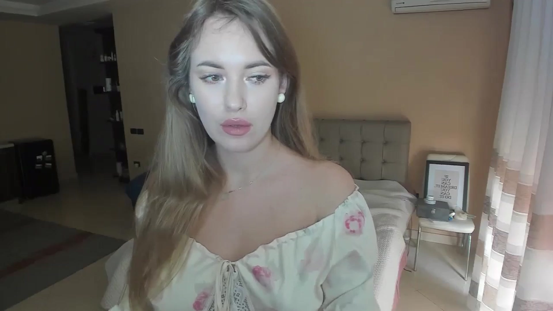 Gallery image thumbnail from SweetBlonde20's myfreecams stream on, 03/14/2024, 14:45 image 2 of 20