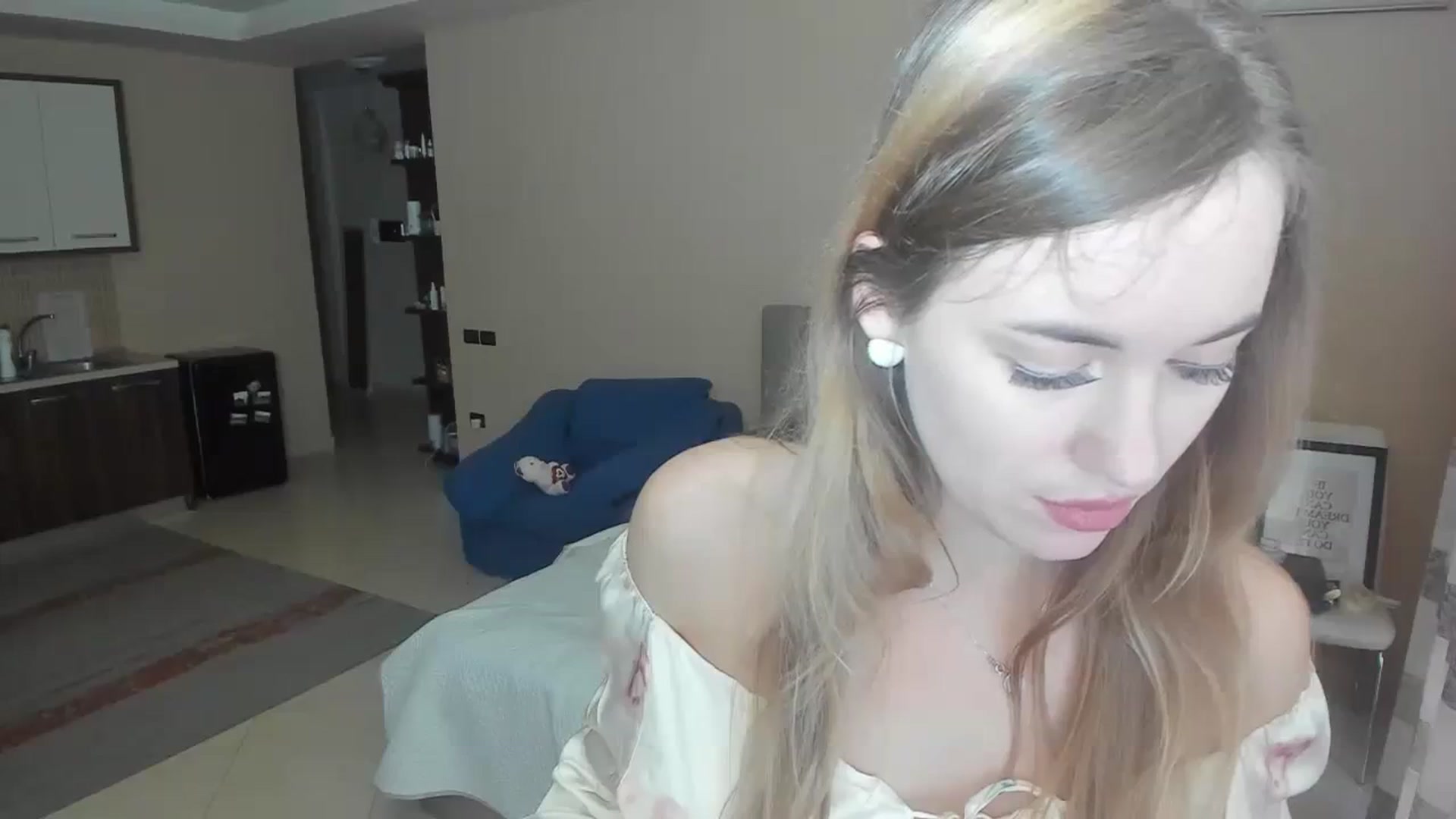 Gallery image thumbnail from SweetBlonde20's myfreecams stream on, 03/14/2024, 16:45 image 17 of 20