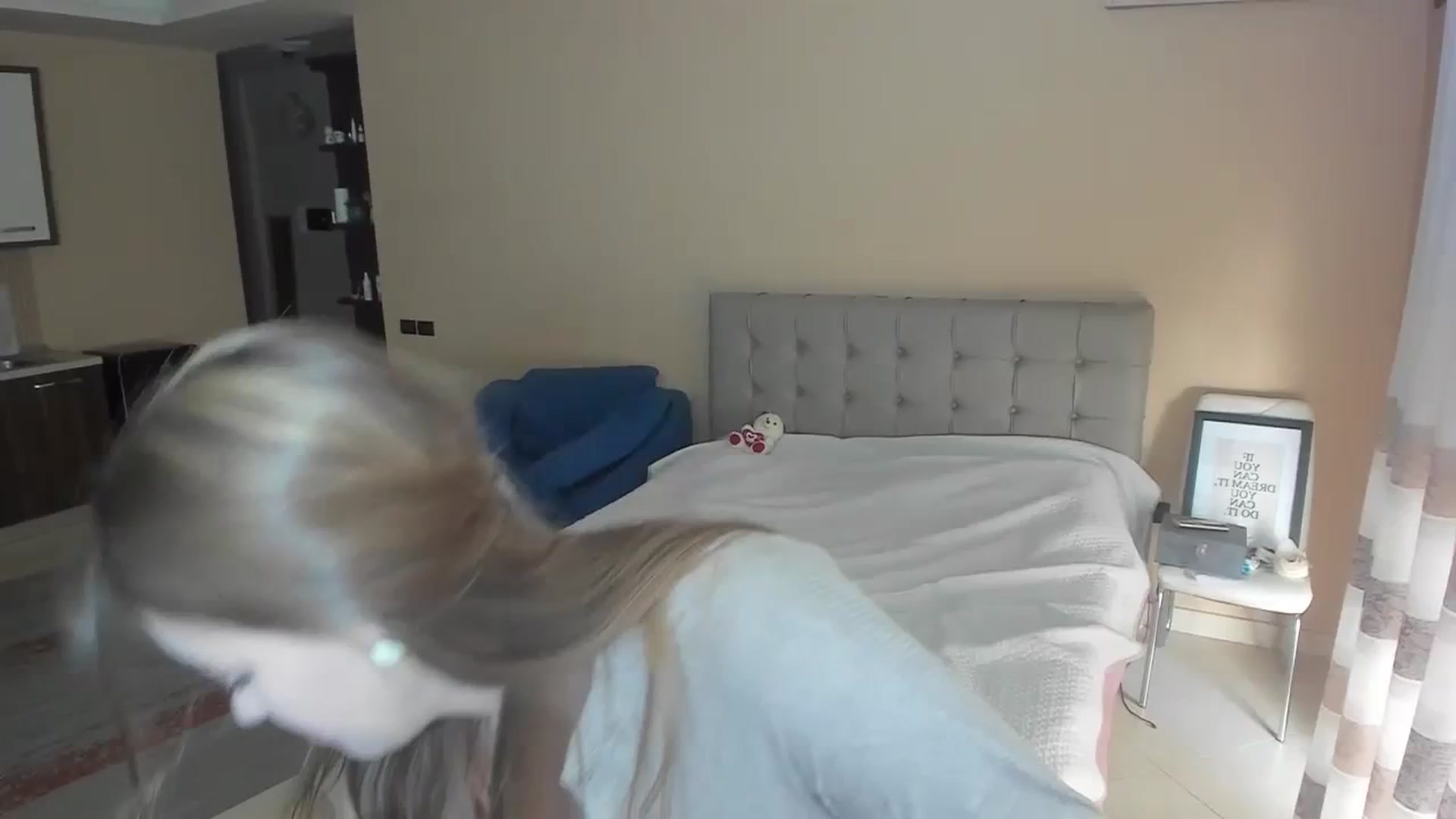 Gallery image thumbnail from SweetBlonde20's myfreecams stream on, 03/17/2024, 15:15 image 1 of 20
