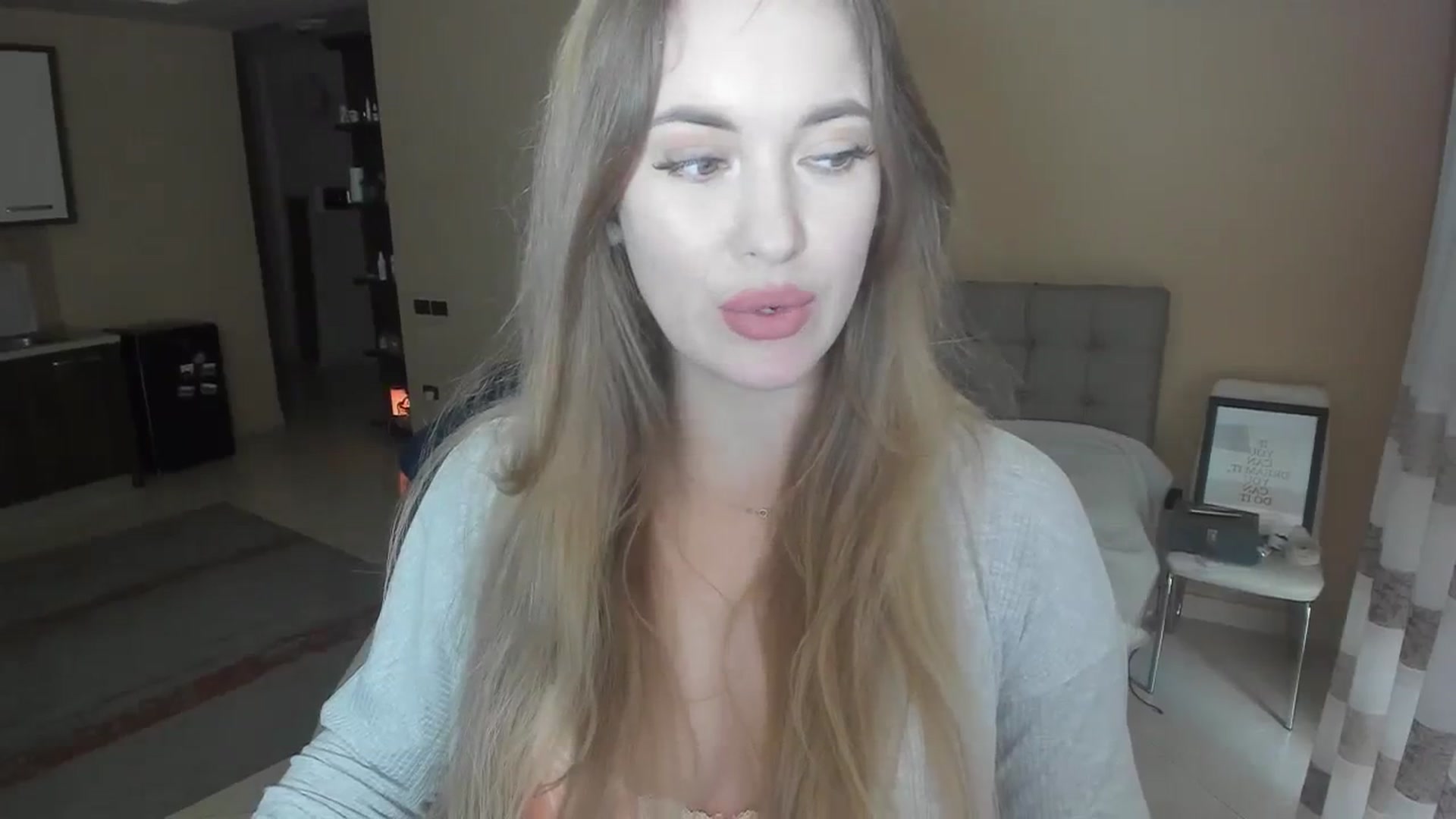 Gallery image thumbnail from SweetBlonde20's myfreecams stream on, 03/17/2024, 15:38 image 19 of 20