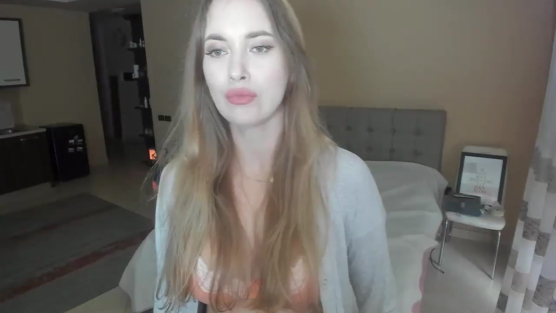 Gallery image thumbnail from SweetBlonde20's myfreecams stream on, 03/17/2024, 15:38 image 20 of 20