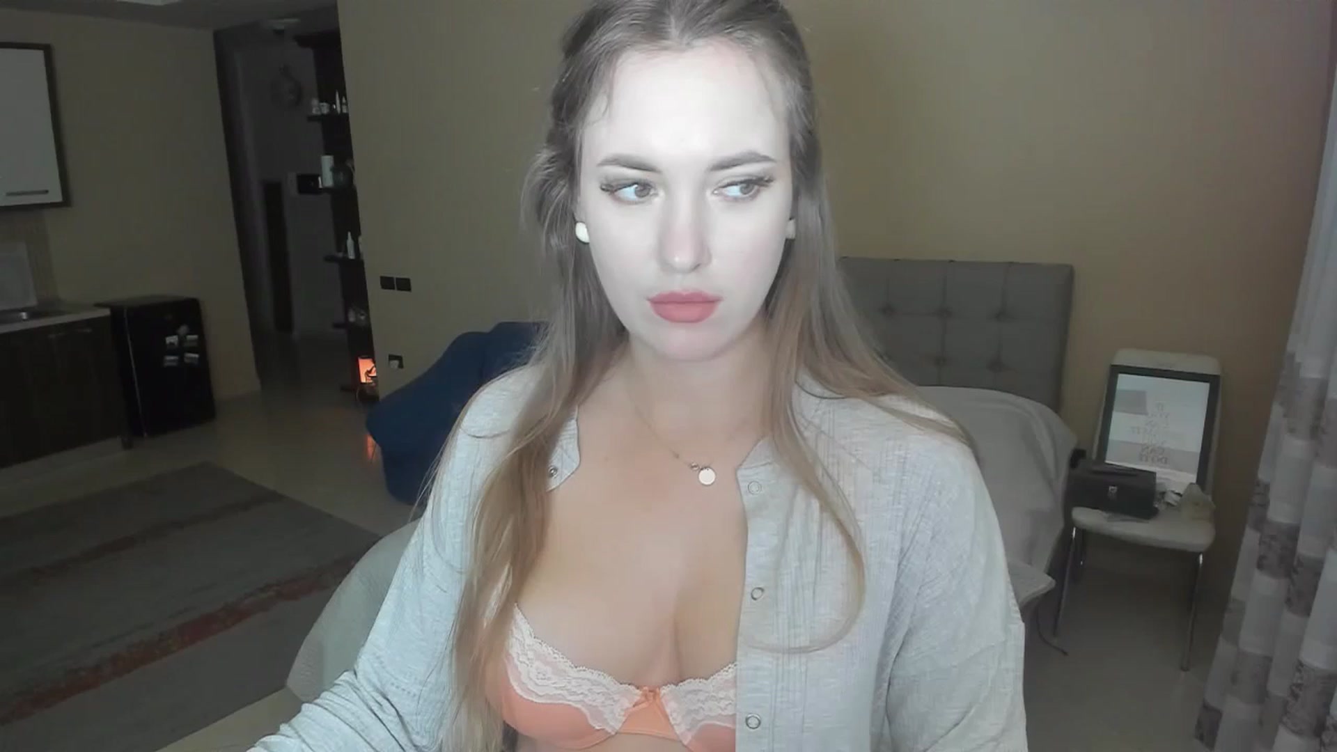 Gallery image thumbnail from SweetBlonde20's myfreecams stream on, 03/17/2024, 17:27 image 14 of 20