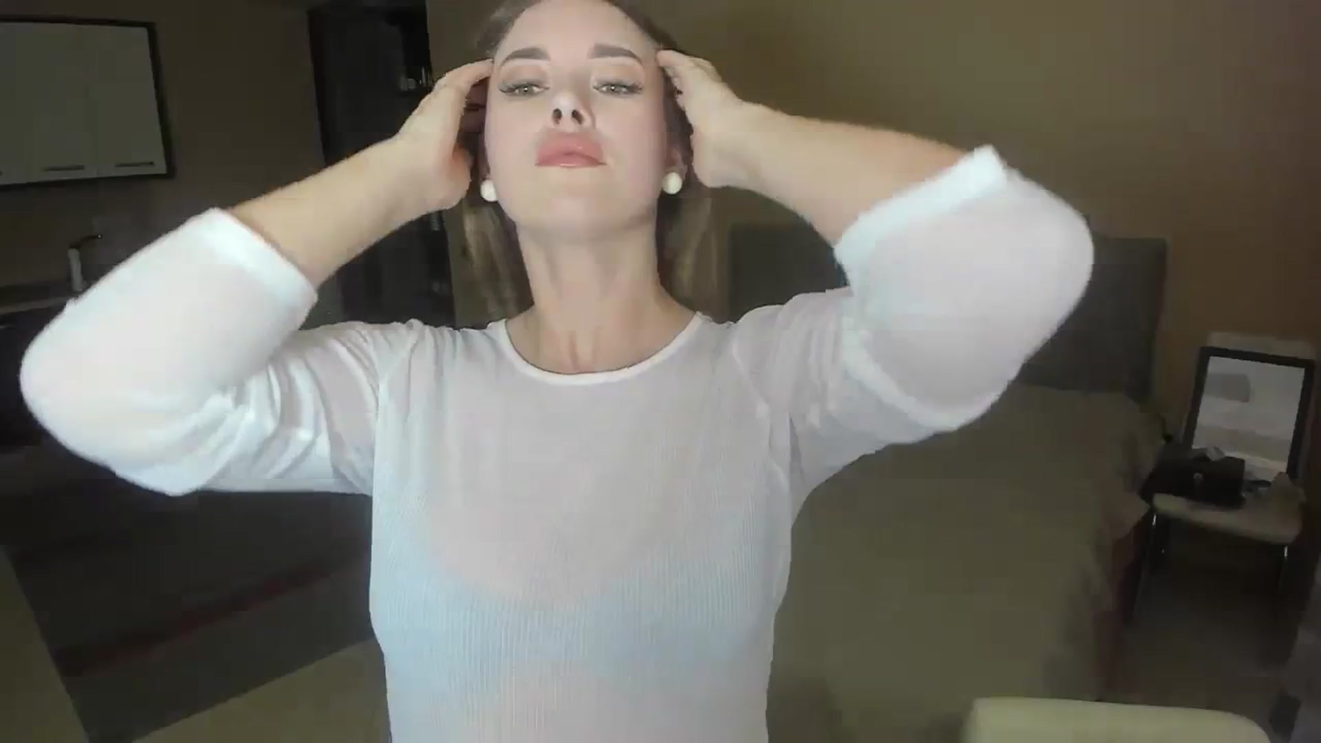 Gallery image thumbnail from SweetBlonde20's myfreecams stream on, 03/18/2024, 17:08 image 15 of 20