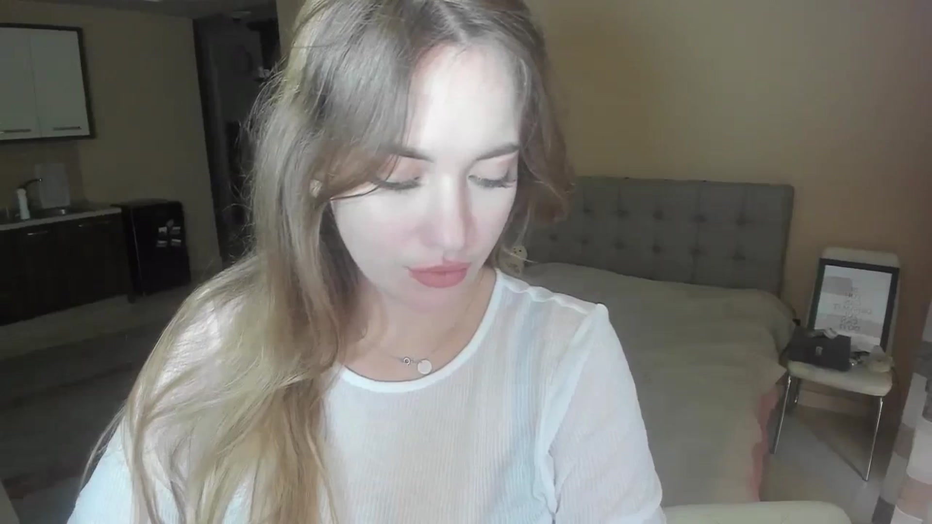 Gallery image thumbnail from SweetBlonde20's myfreecams stream on, 03/18/2024, 17:08 image 4 of 20