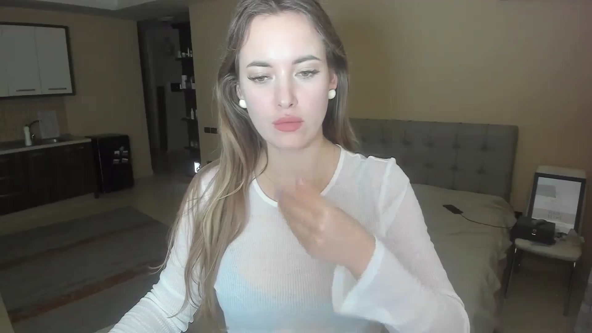 Gallery image thumbnail from SweetBlonde20's myfreecams stream on, 03/18/2024, 20:57 image 2 of 20