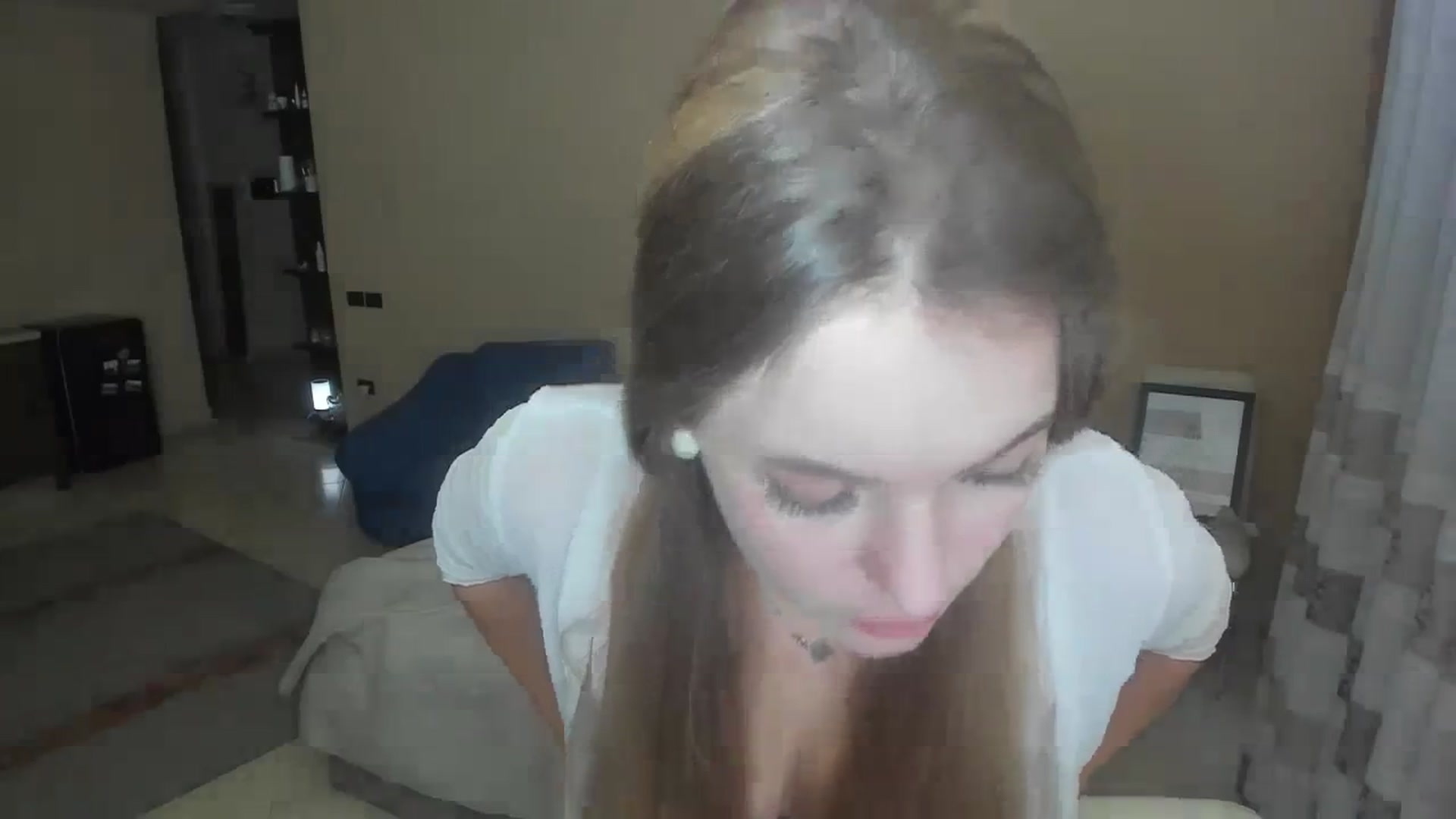 Gallery image thumbnail from SweetBlonde20's myfreecams stream on, 03/19/2024, 17:06 image 16 of 20